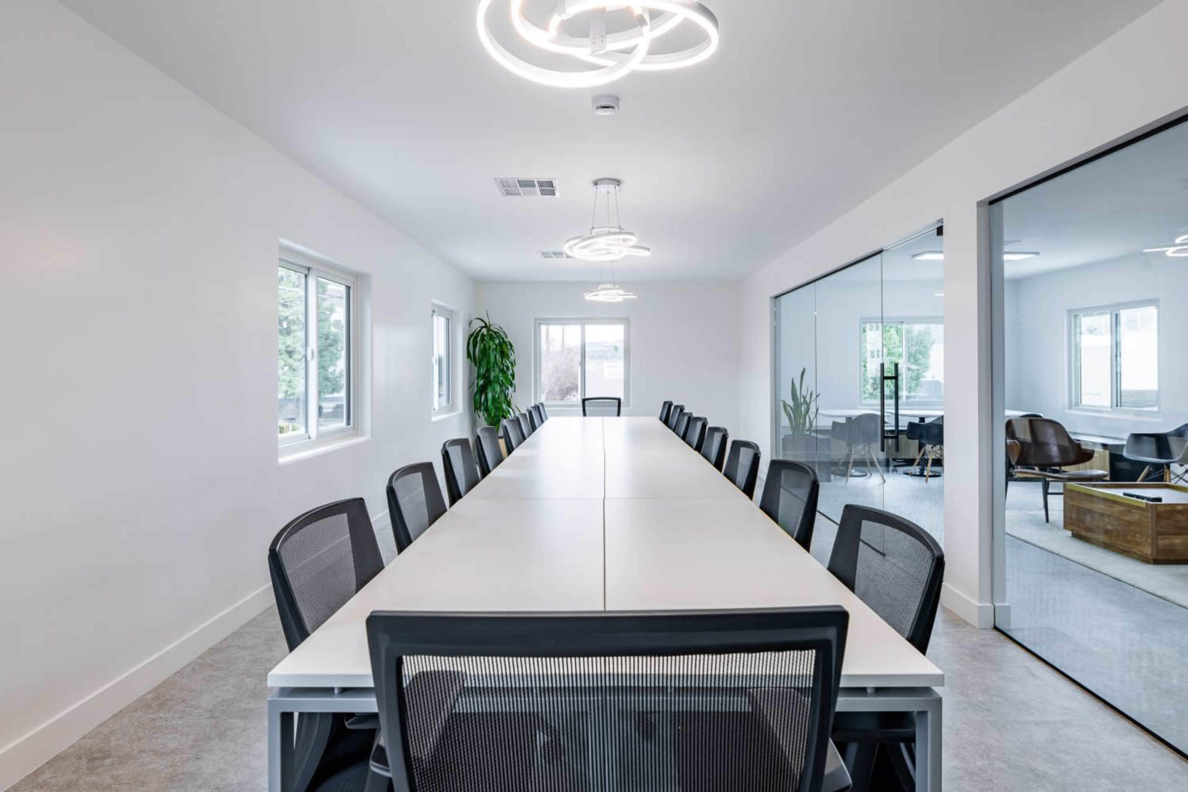 Versatile Office Building with Premium Amenities – Film & Photo Shoot Ready Image in Burbank, Burbank, CA