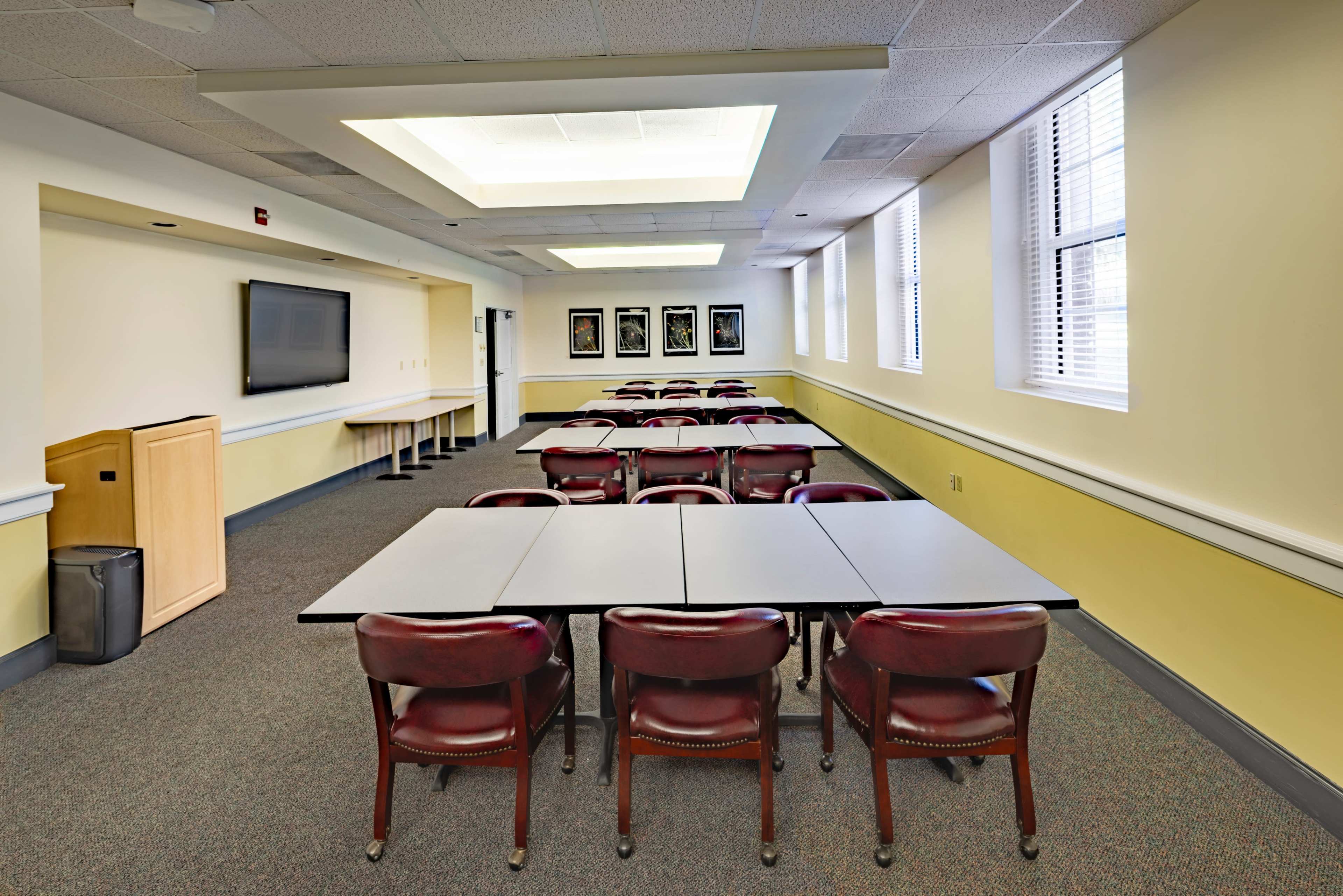 A Professional Setting for Decisive Meetings Image in Raleigh, Raleigh, NC
