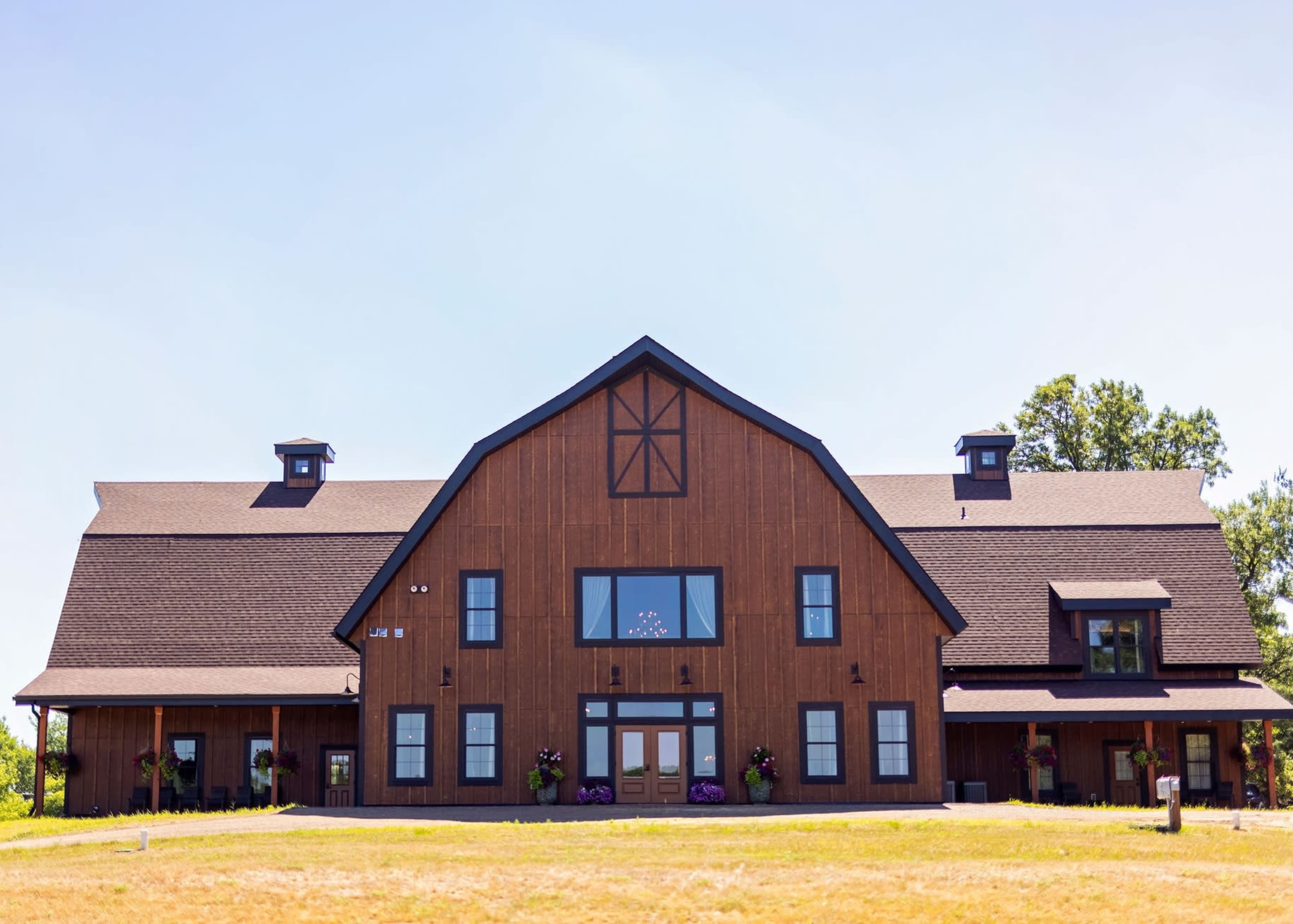 Versatile Modern and Elegant Venue Perfect for Weddings, Galas & Retreats Image in Isanti, Isanti, MN