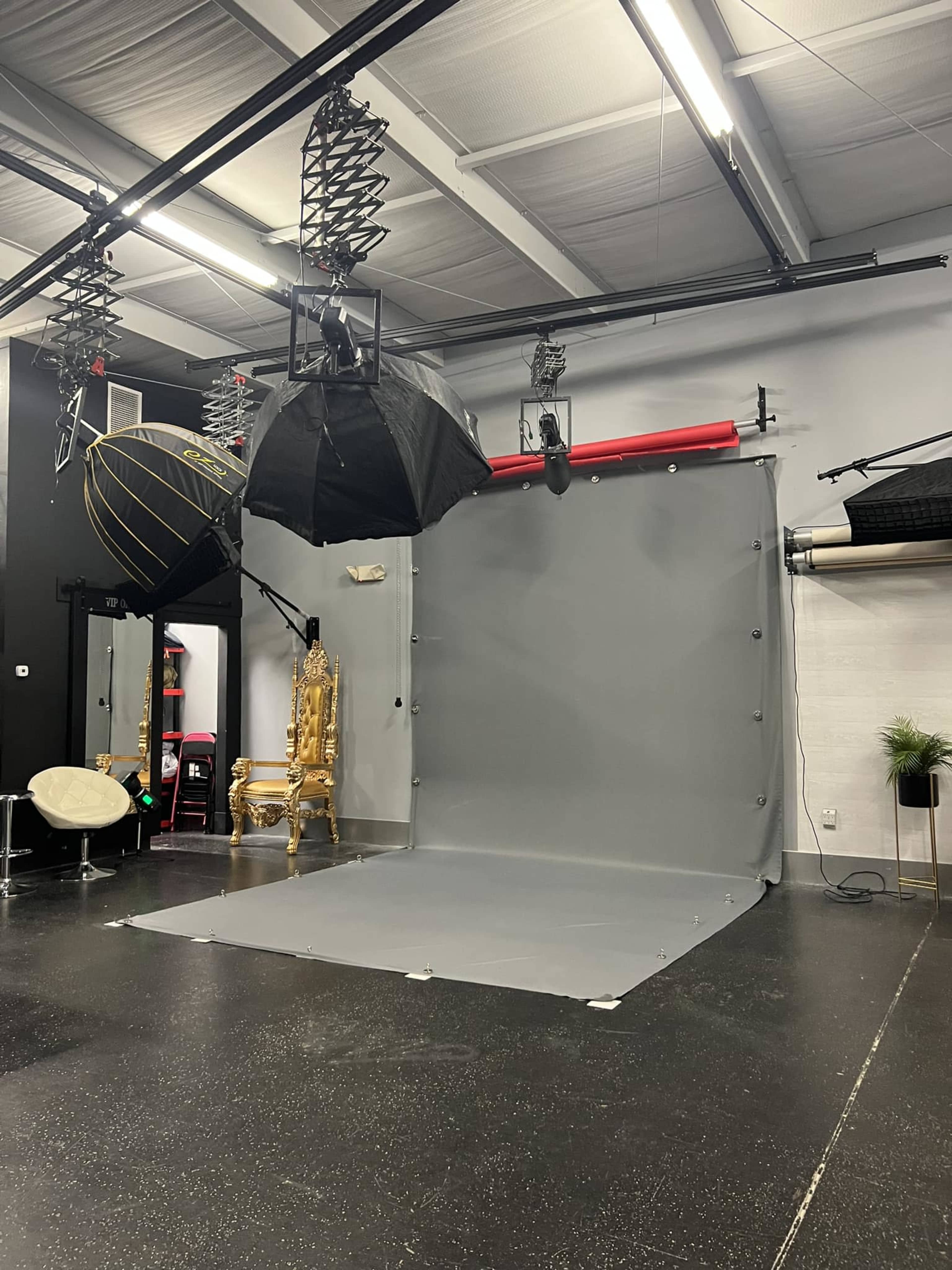 Spacious, Modern Photography Studio in Northeast Columbia South Carolina Image in Blythewood, Columbia, SC