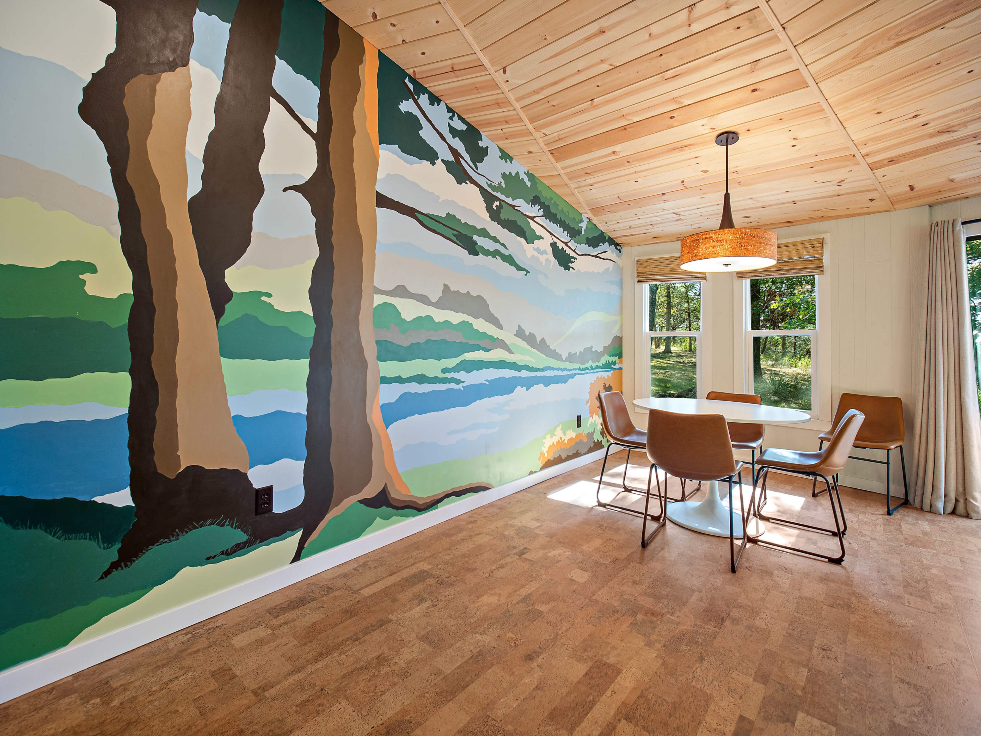 Unique, Round Mid-Century Lake Home Image in White River Township, Shell Knob, MO