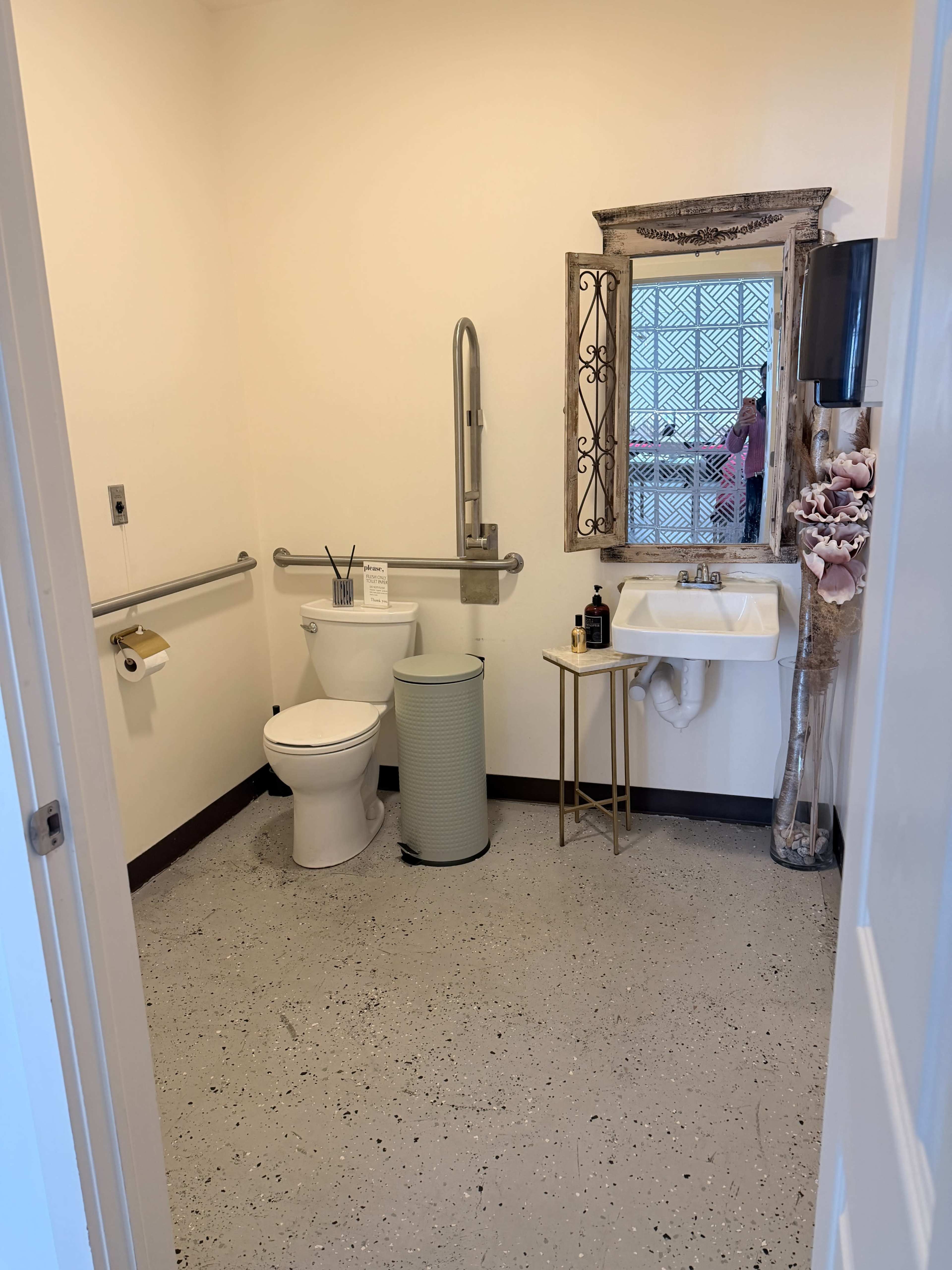 urban, downtown, arts and college community Image in Dwight, New Haven, CT