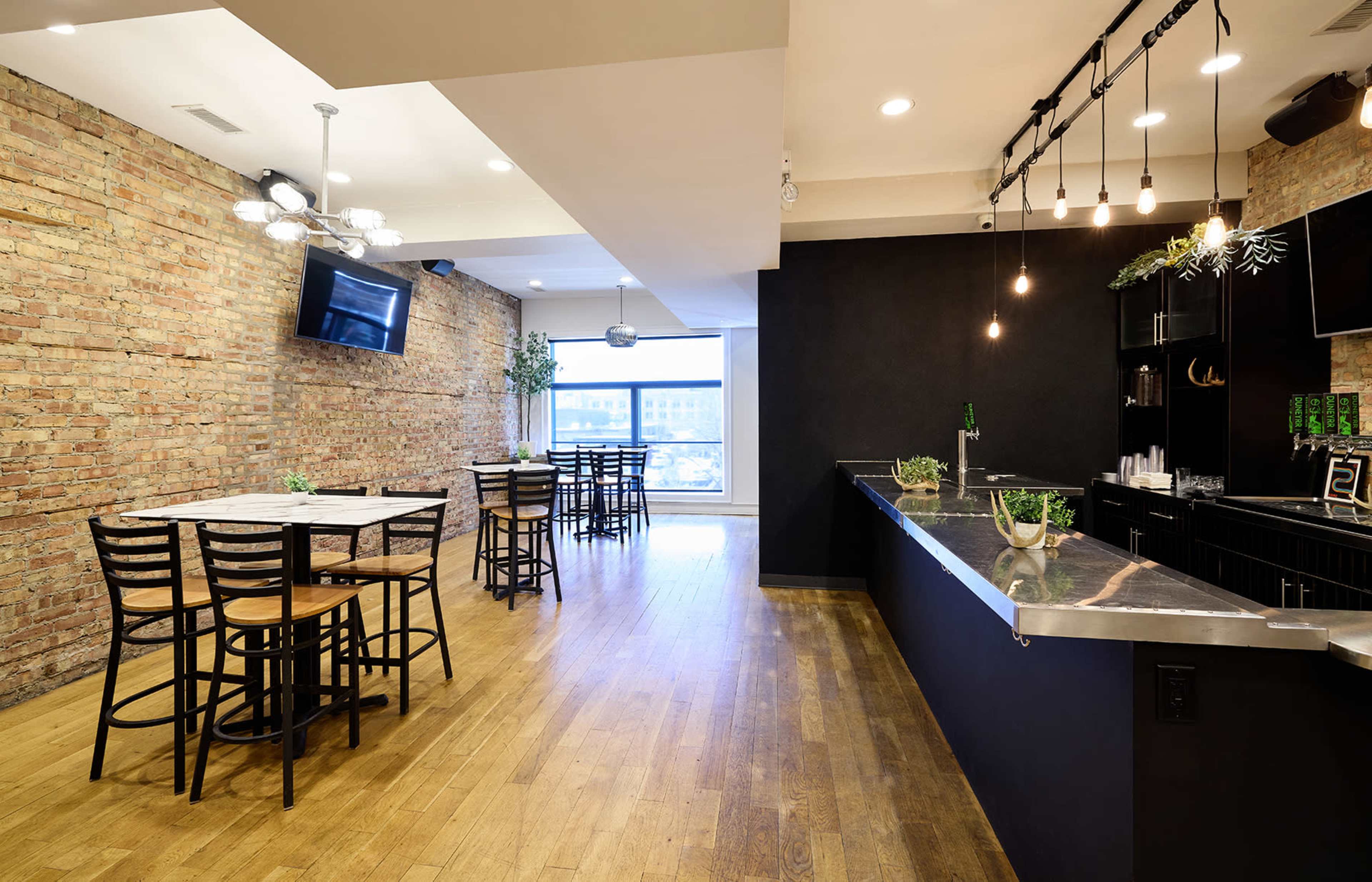 South Loop Beer & Wine Lounge Image in Near South Side, Chicago, IL