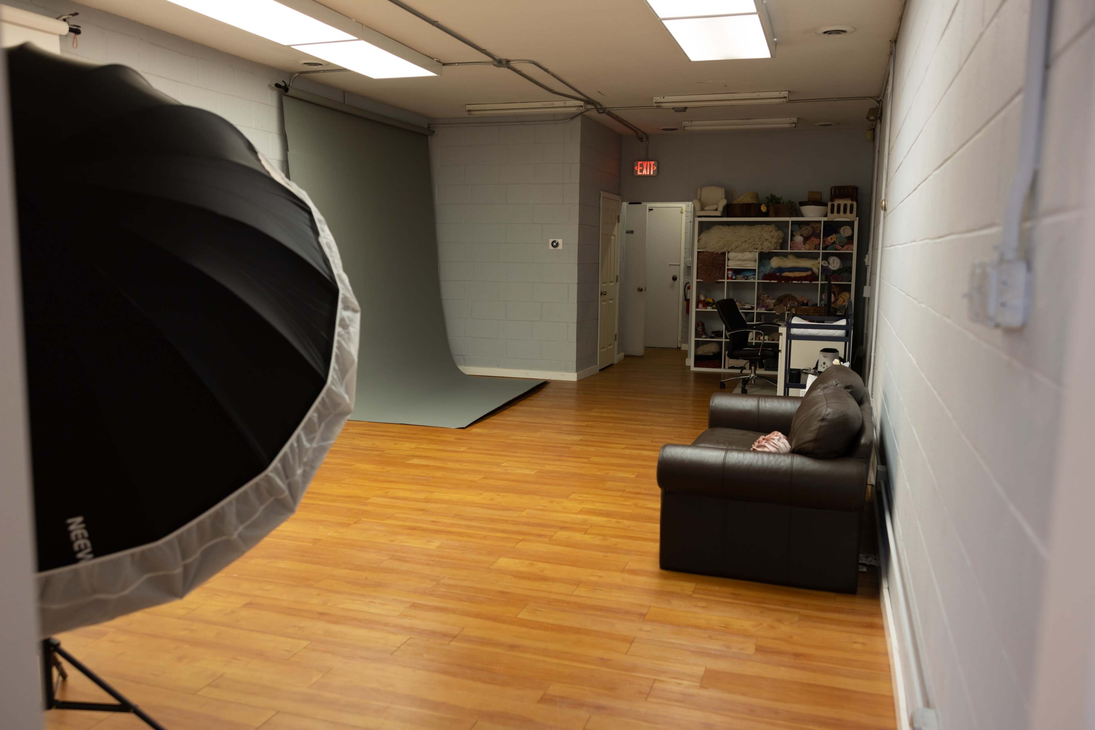 Suburbian Commercial Photography Studio Image in Maine Township, Des Plaines, IL