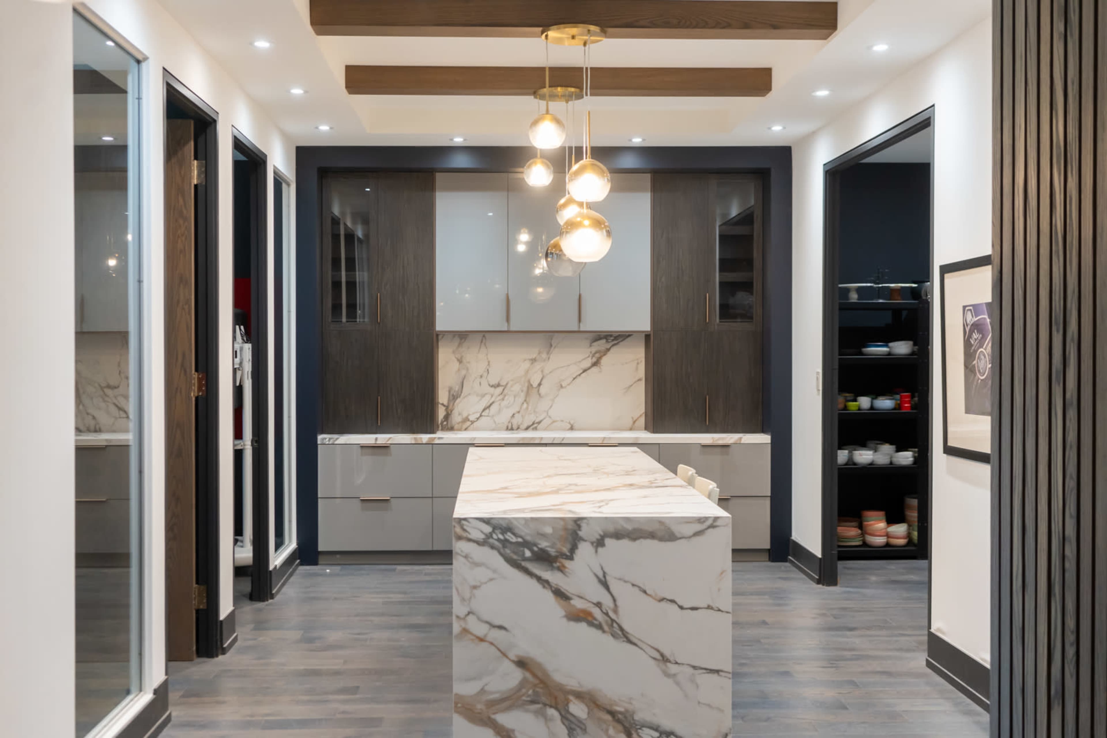 Multi-use Photo & Video Studio with Full Kitchen and Cyclorama Wall Image in West Humber-Clairville, Etobicoke, ON