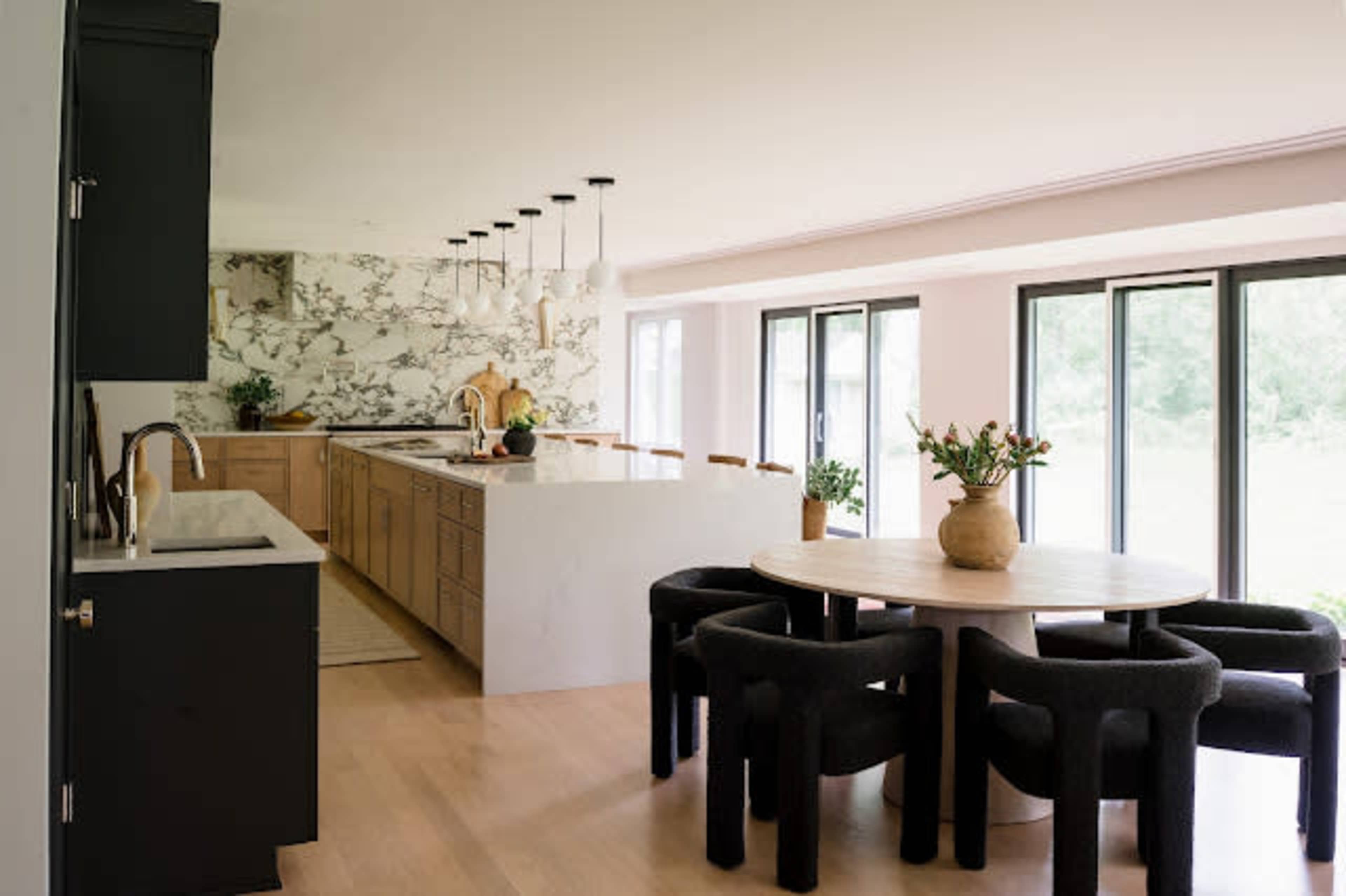 Designer Luxury Modern with Multiple Backdrops and Natural Light and Stone Image in Milton Township, Glen Ellyn, IL
