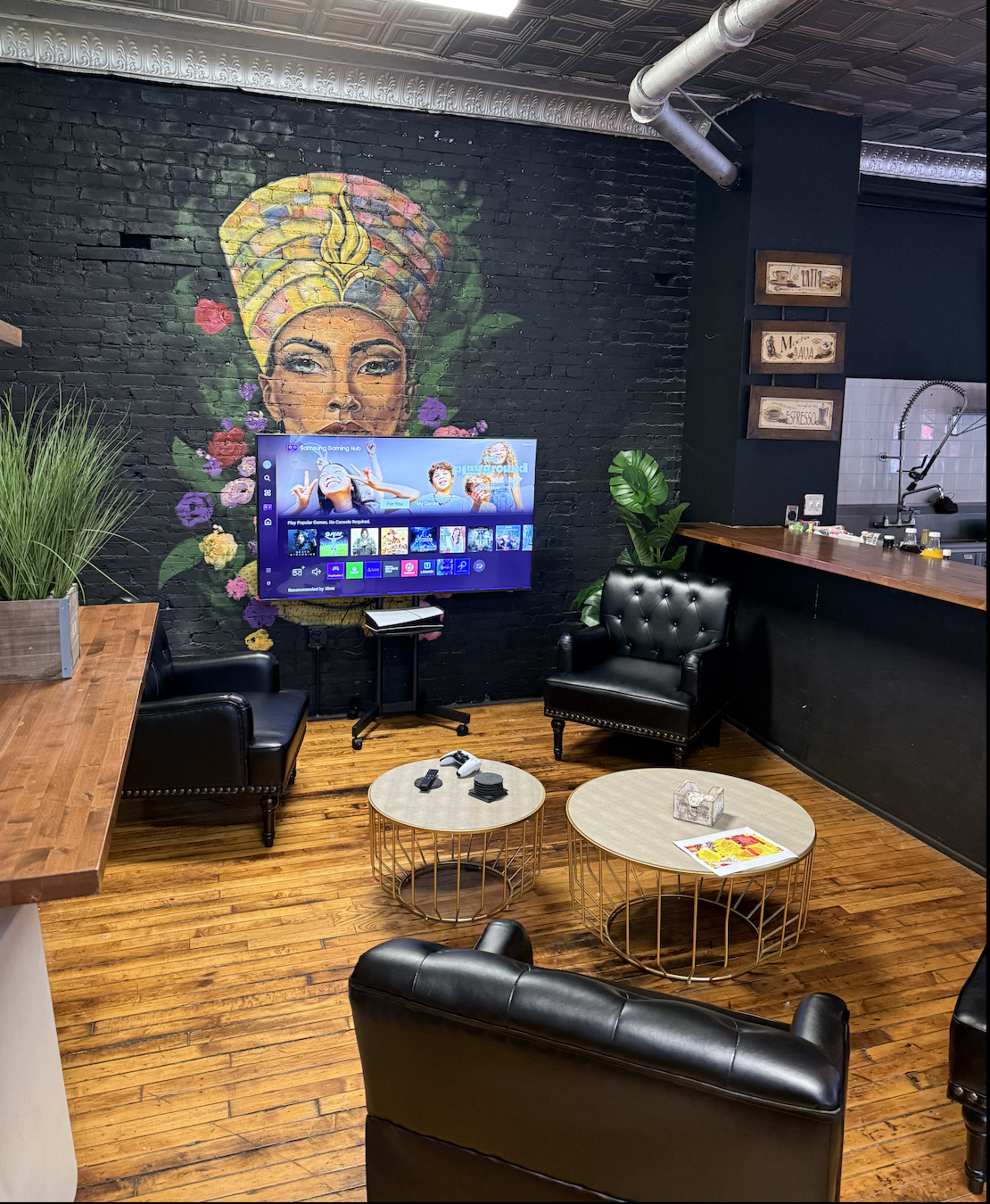 Beautiful Café Setting for Live Performances, meetings, and Social Events Image in Kearny, Kearny, NJ