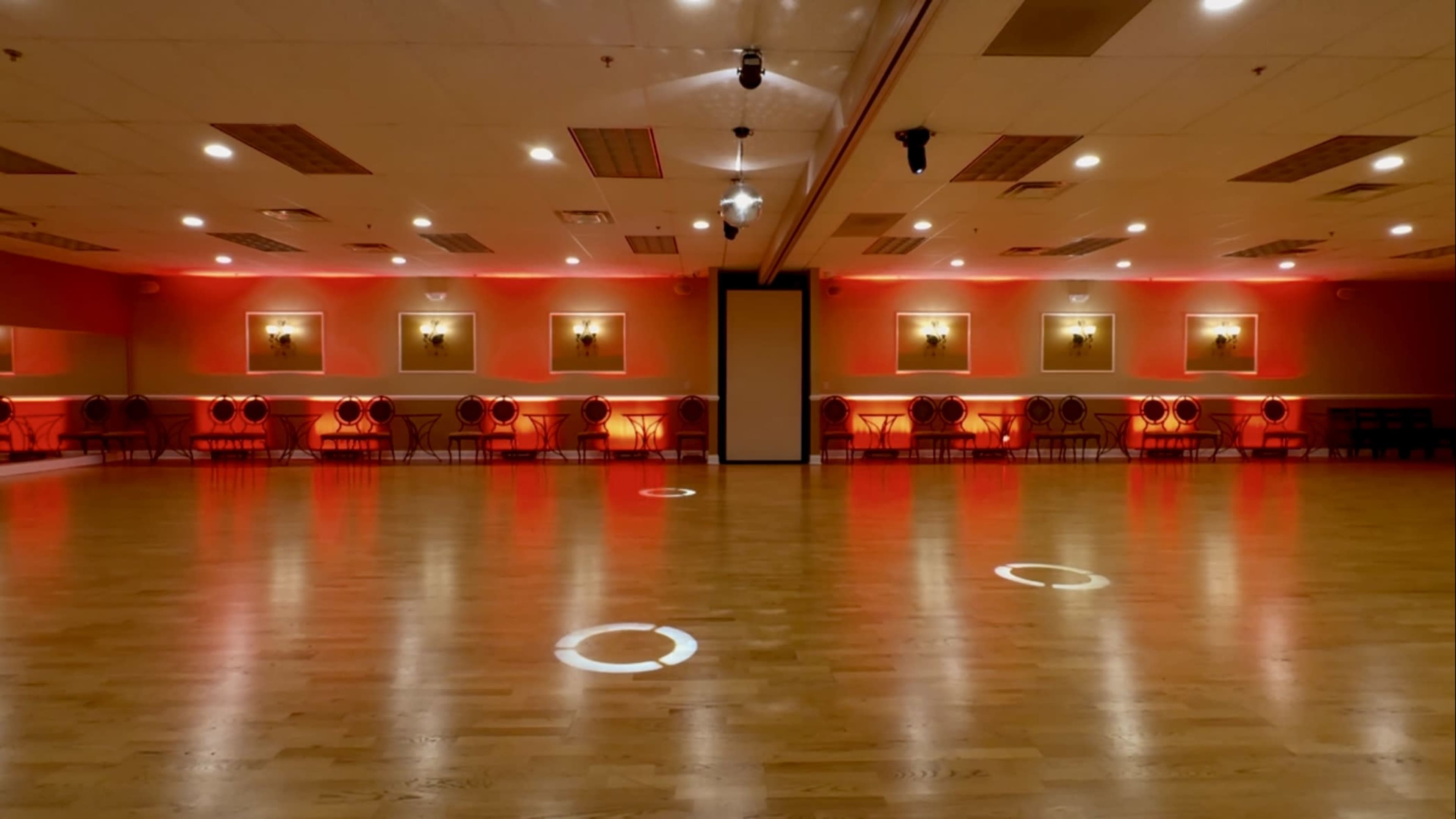 Spacious Open Event Space filled with Elegance Image in Huntingdon Valley, Huntingdon Valley, PA