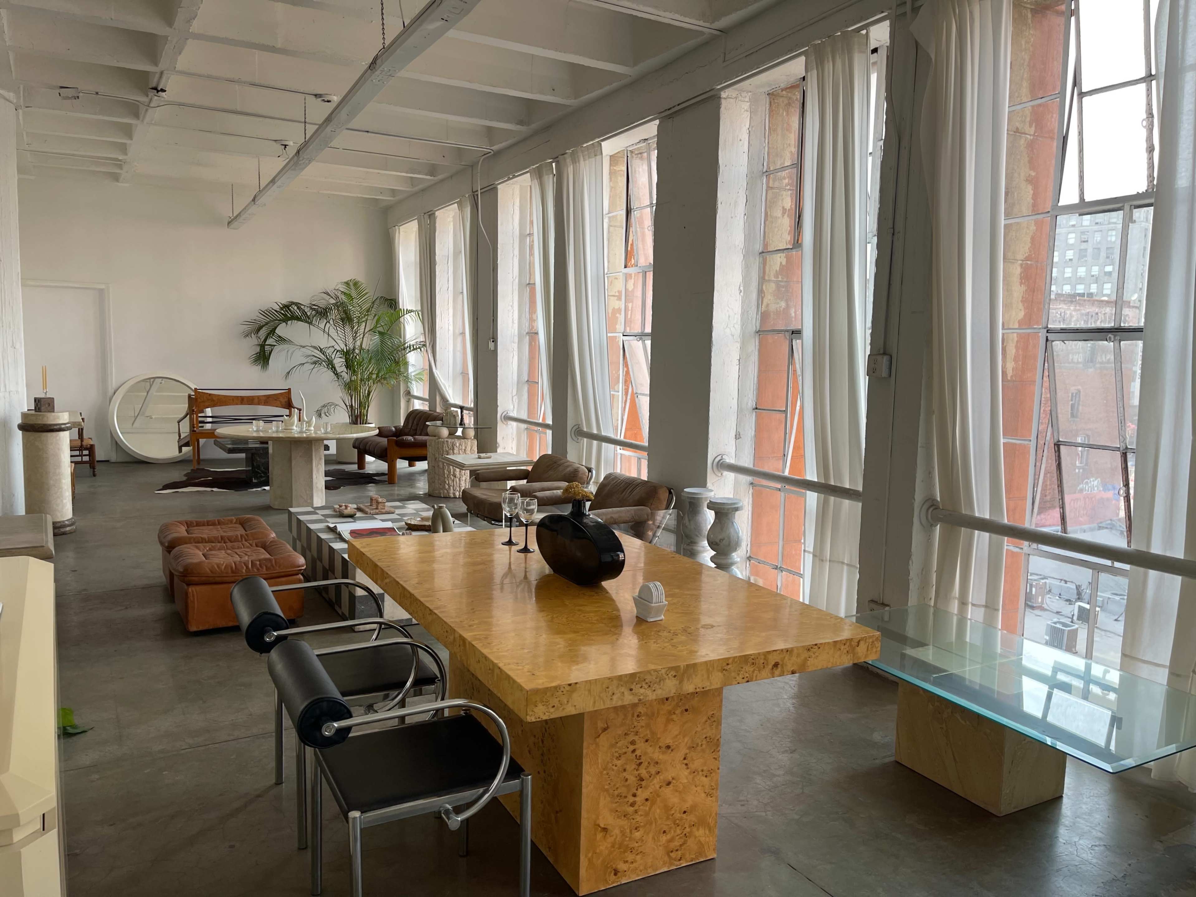 Penthouse Studio with Skyline View Image in Central LA, Los Angeles, CA