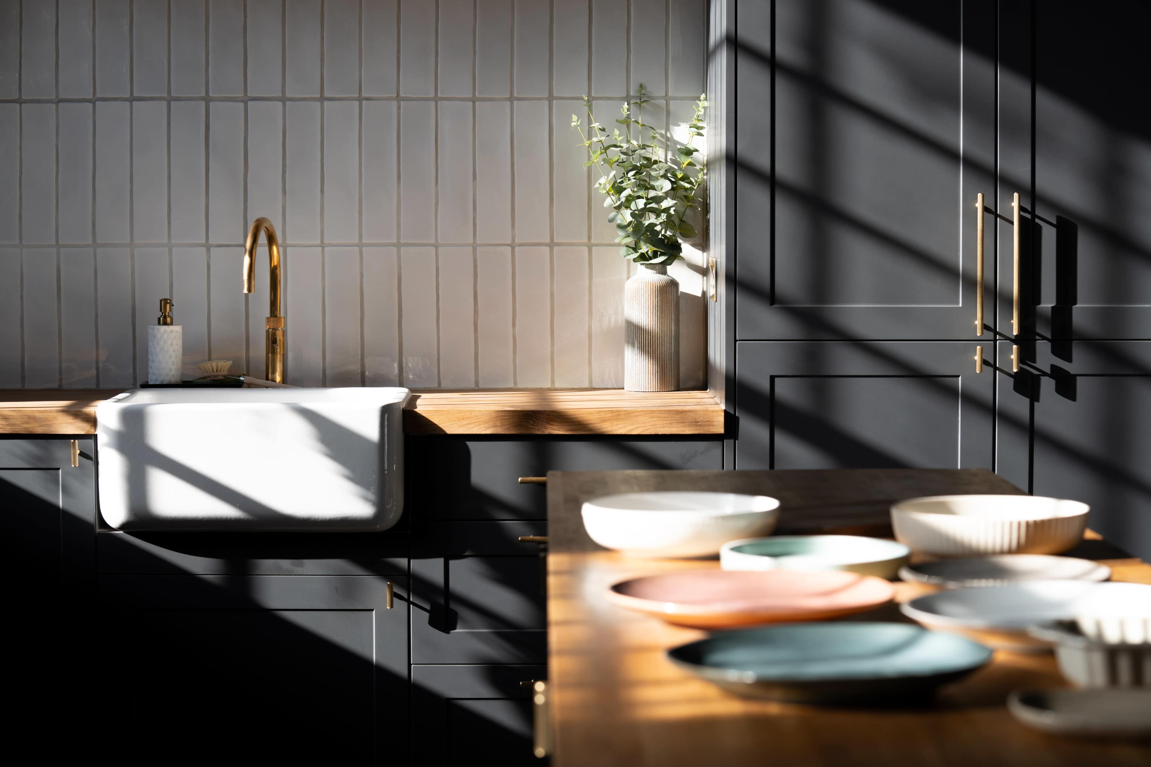 A one-of-a-kind photography, film and events space with infinity cove, kitchen set and audio booth. Image in Derwent, Derby, ENG