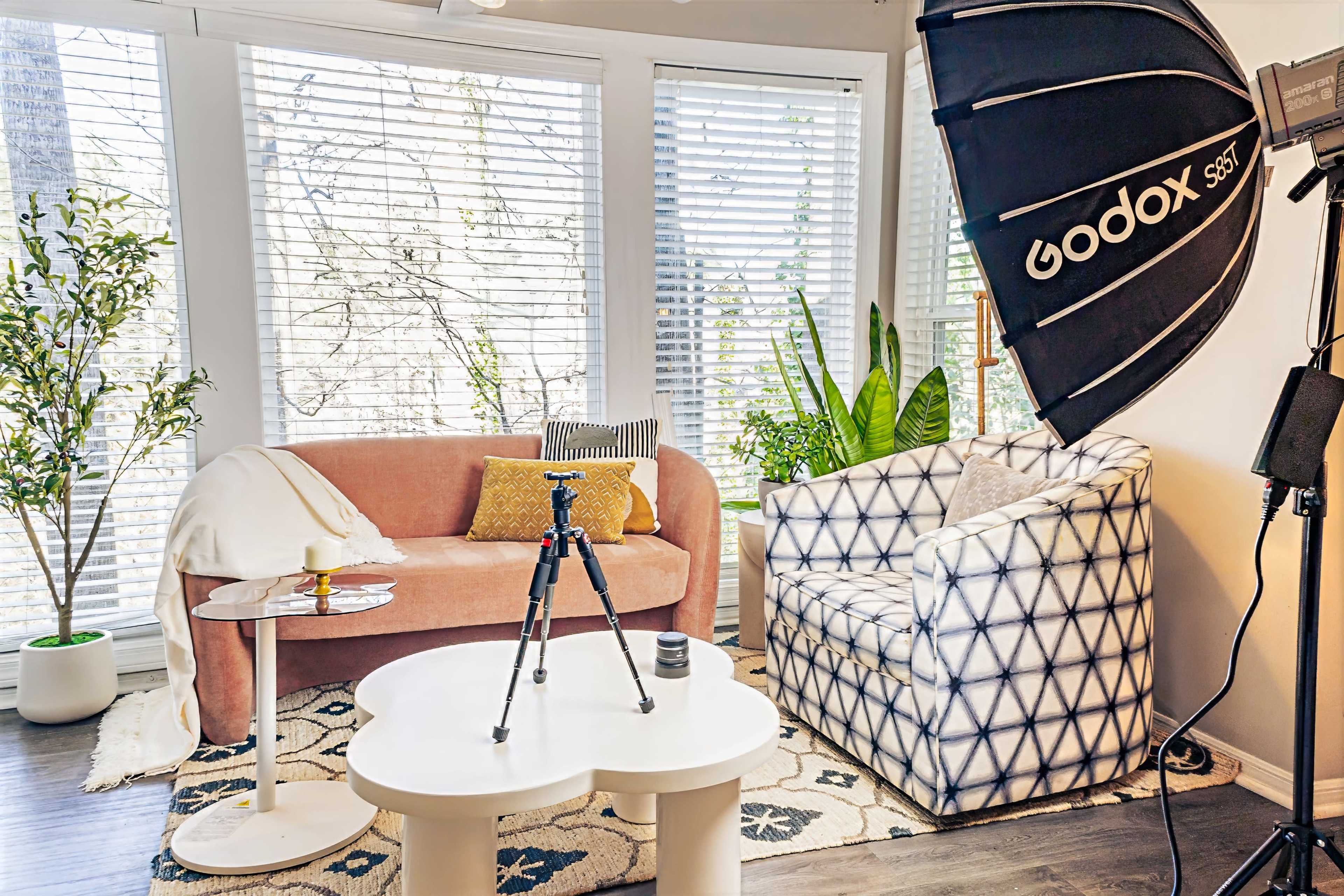 Bright Modern Alpharetta Apartment Near Avalon & Downtown for Photo & Video Shoots Image in Alpharetta, Alpharetta, GA