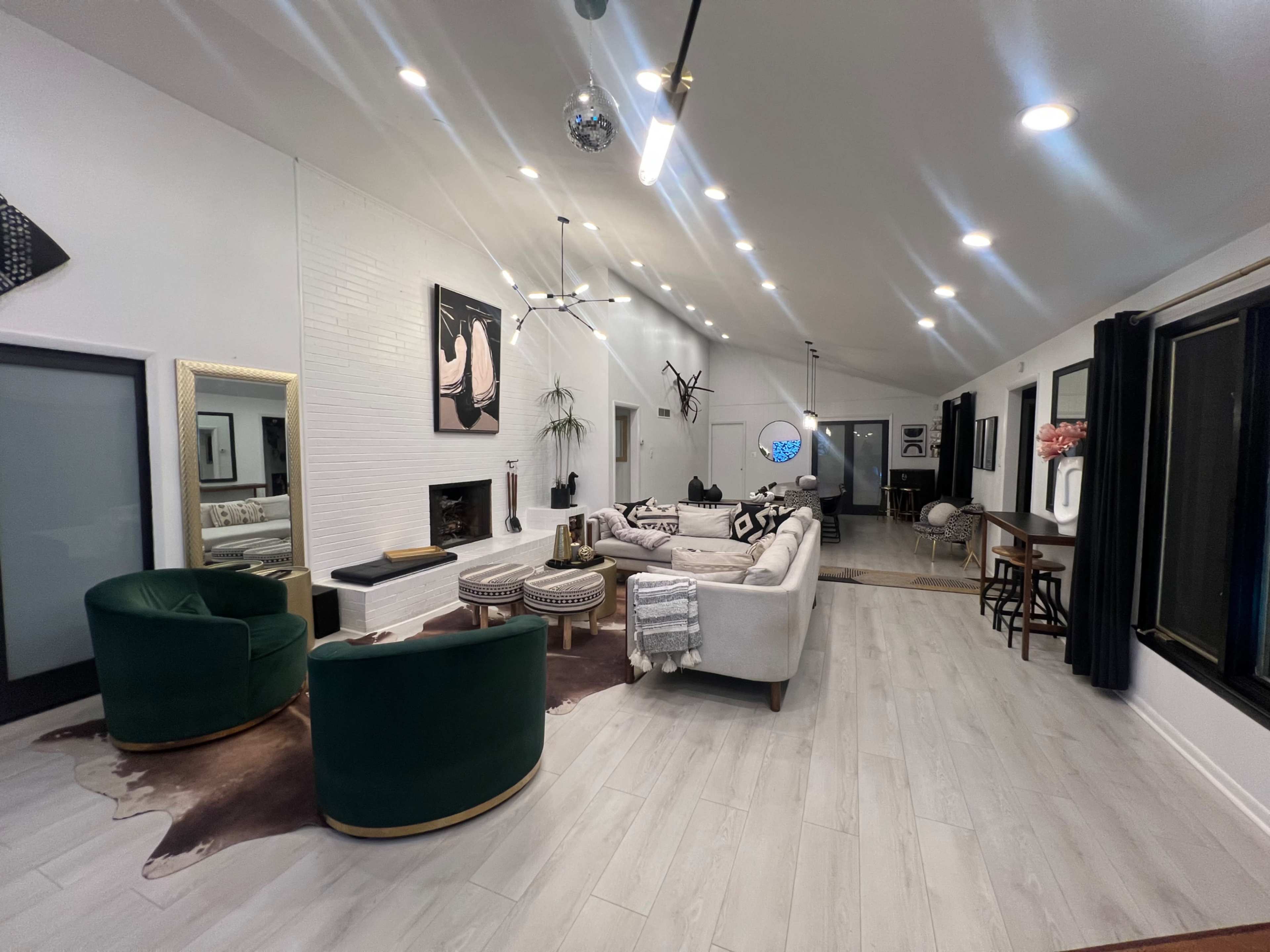 Modern Suburban Home in Wilmington for Events & Meetings & More. Image in Edgemoor, Wilmington, DE