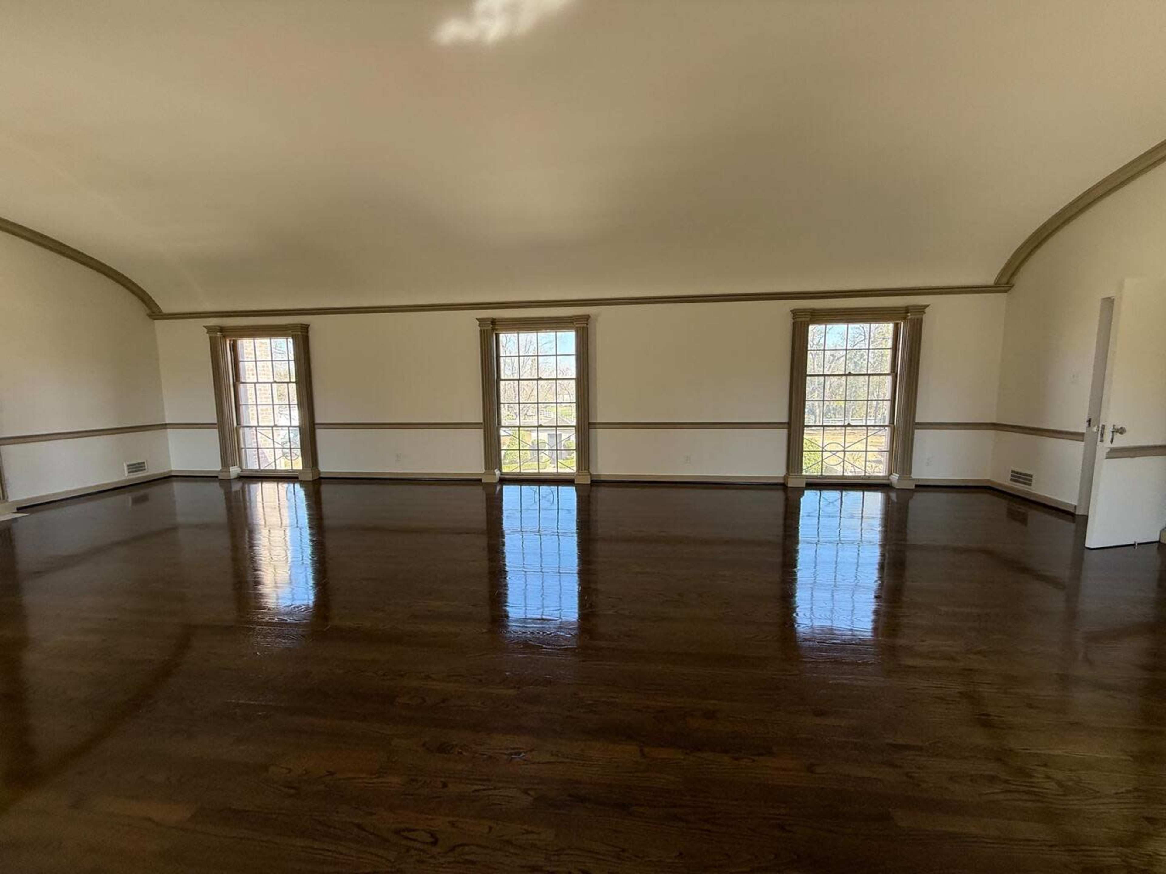 Colonial Revival Antique Mansion and Garden in Reno w/ pool | BEAUTIFUL large space Image in , Reno, NV