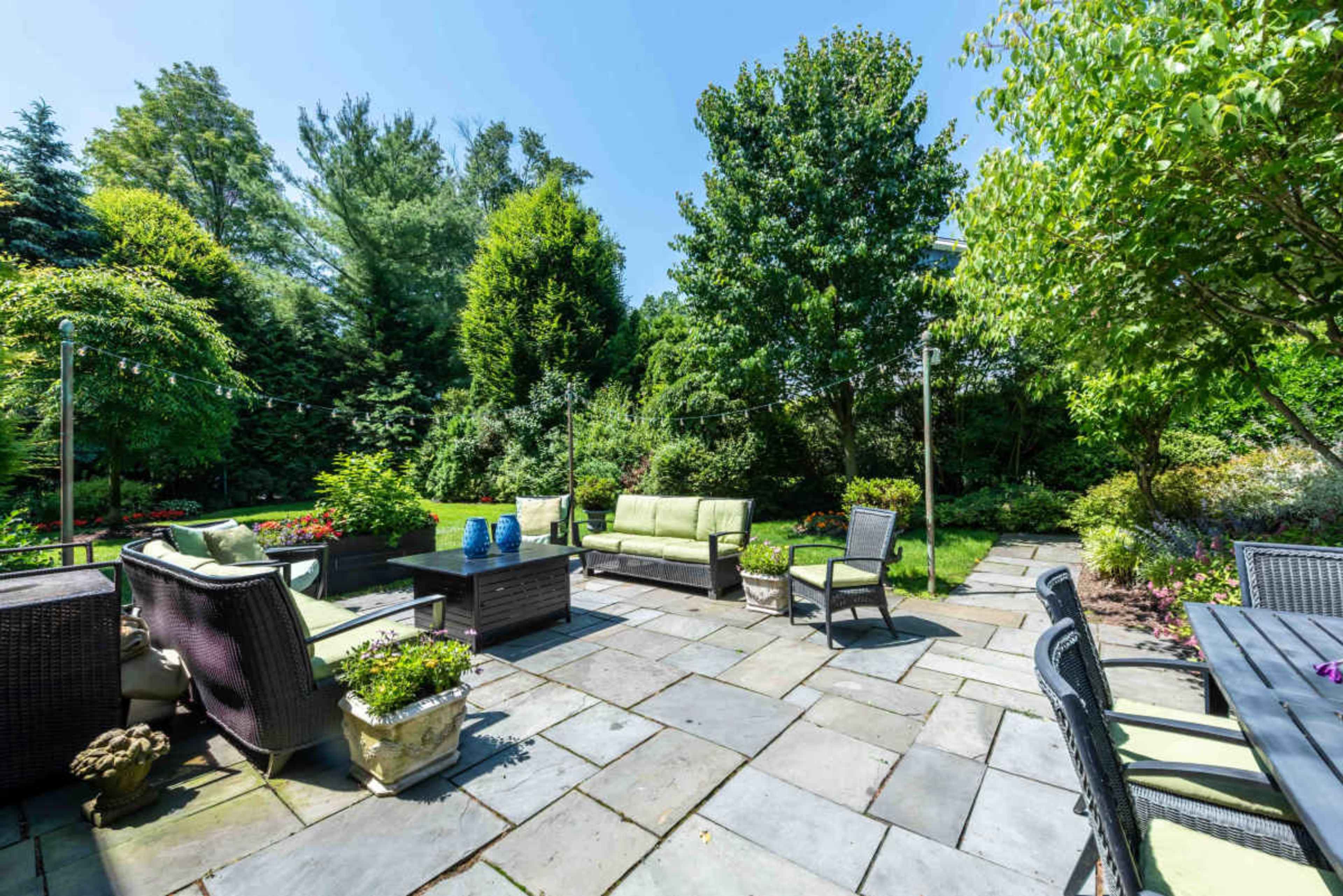 Beautiful home in Manhasset, Plandome NY Long island North shore Image in North Hempstead, Manhasset, NY