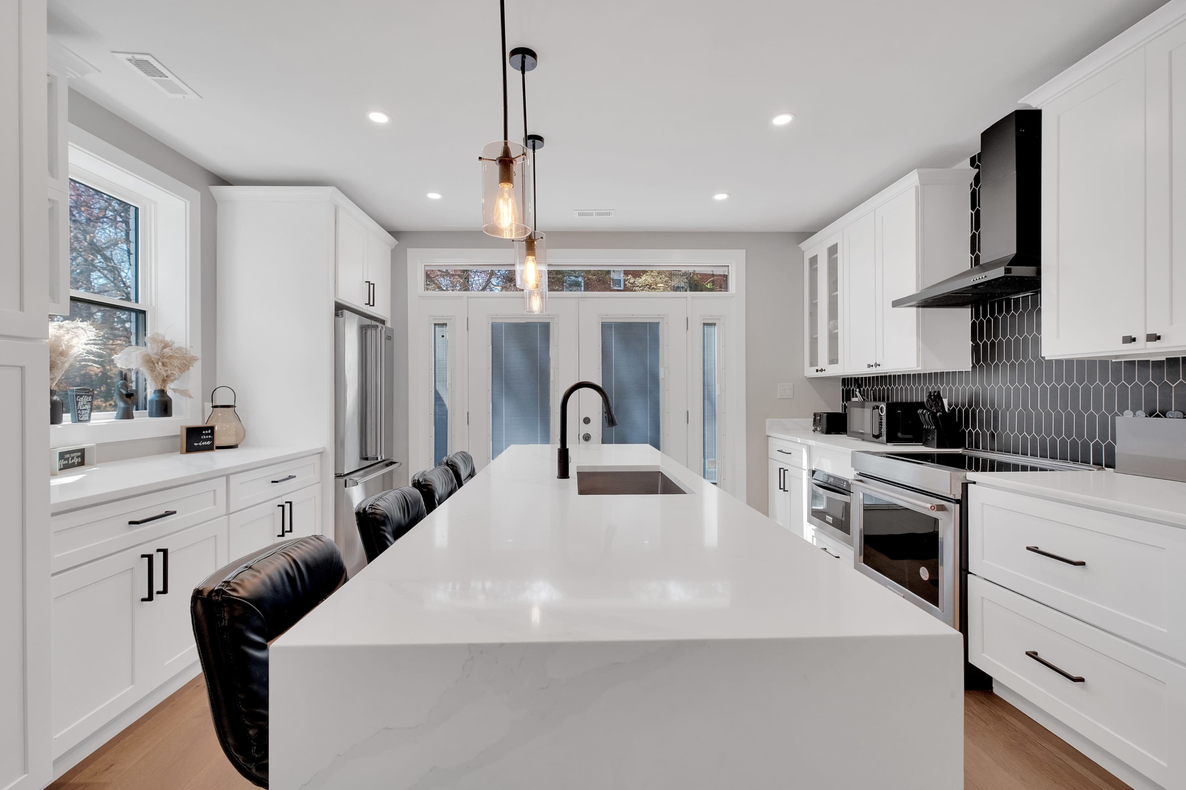 DC Group Retreat 7BD’s & 5BD’s 15 min to National Mall Image in Lower Fairfax Village, Washington DC, DC