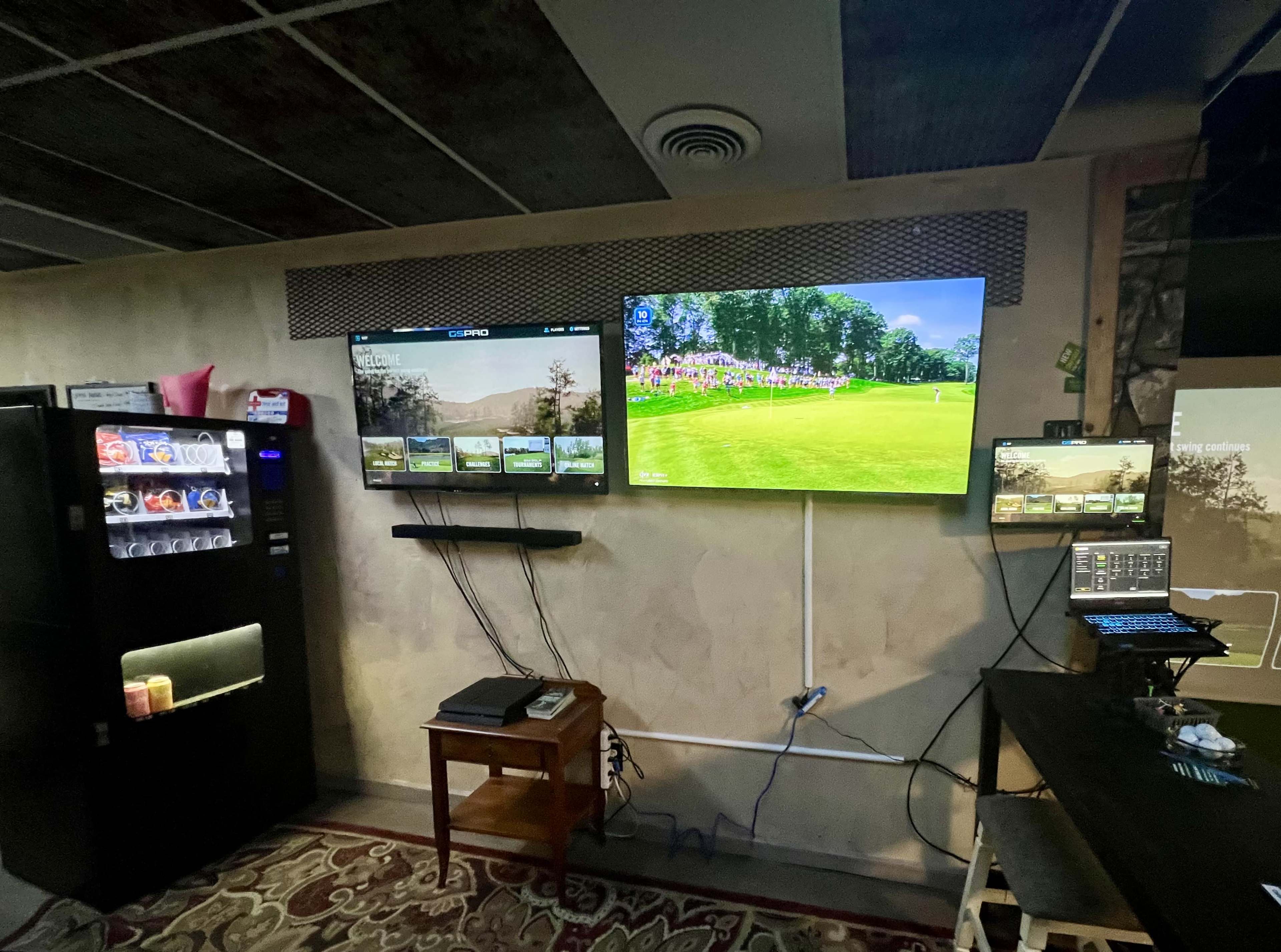 Columbine Sim Golf Studio Image in Millbrook, Littleton, CO