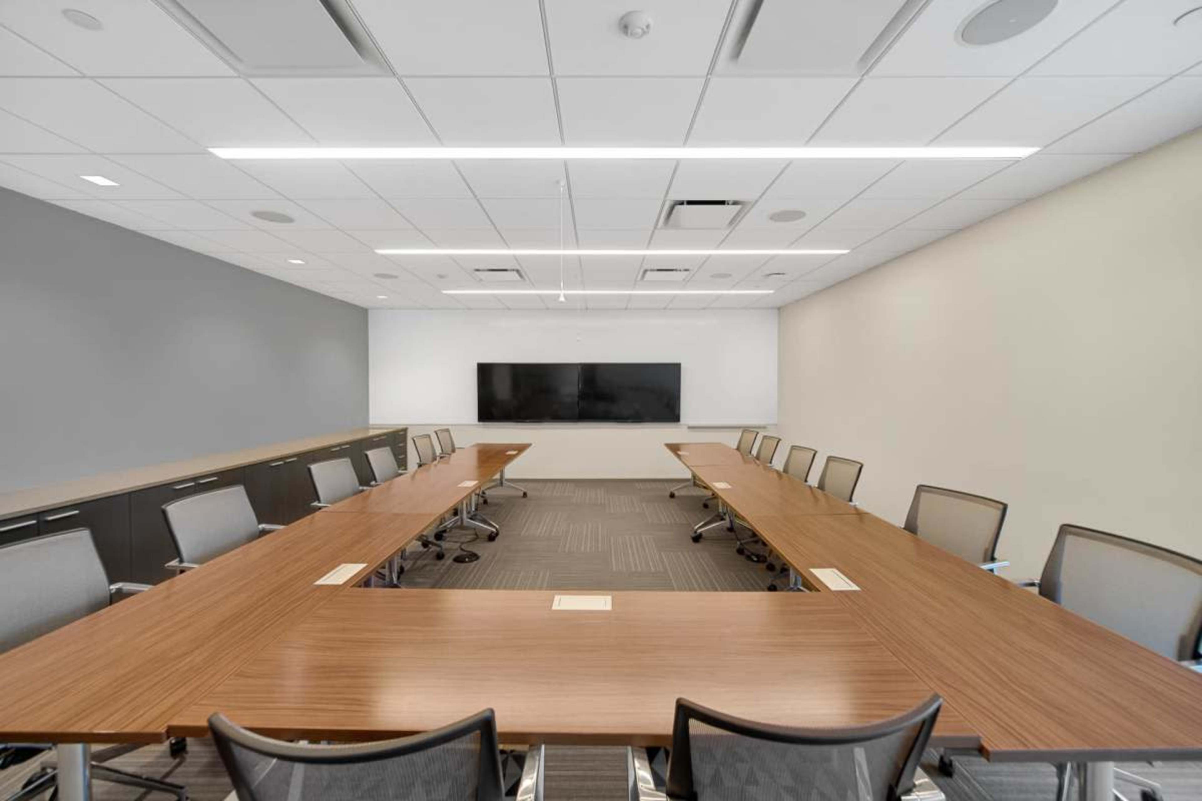 Dynamic Configurable Think Tank Near O'Hare Image in Schaumburg Township, Schaumburg, IL