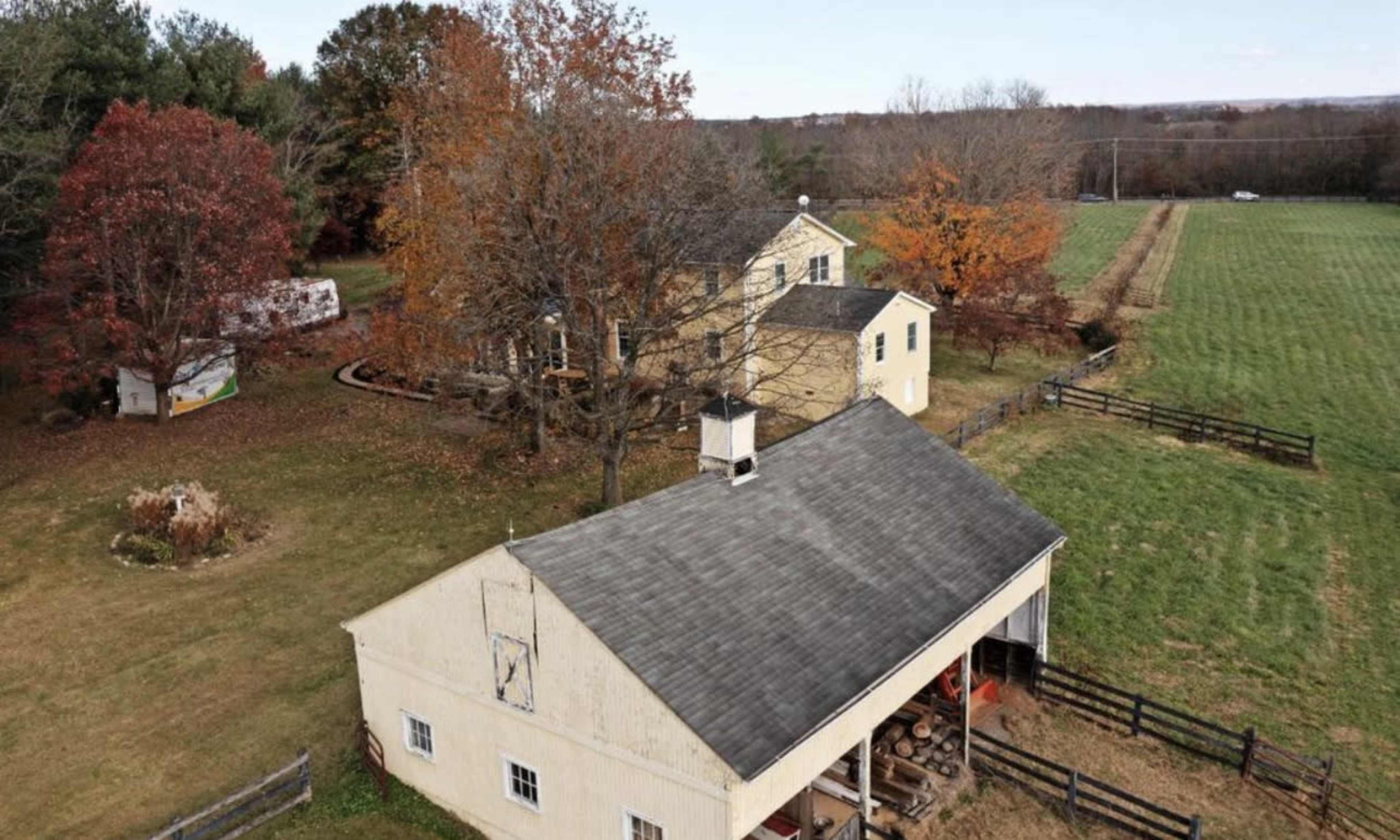 Beautiful Acres With Barn Image in , Leesburg, VA