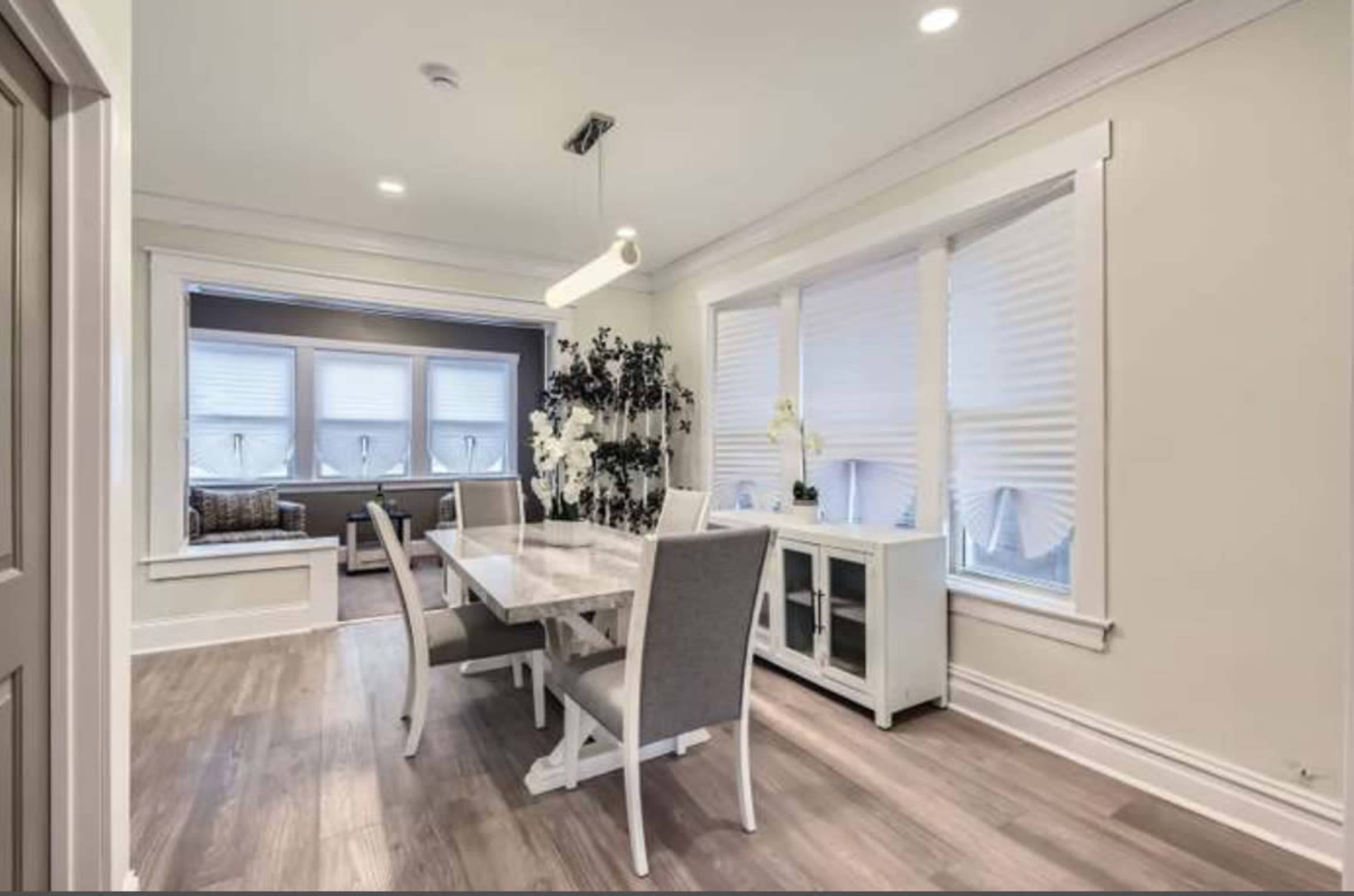 Lakeside Charm: Two-Story Home Minutes from Downtown Chicago and Lake Michigan Image in South Side, Chicago, IL
