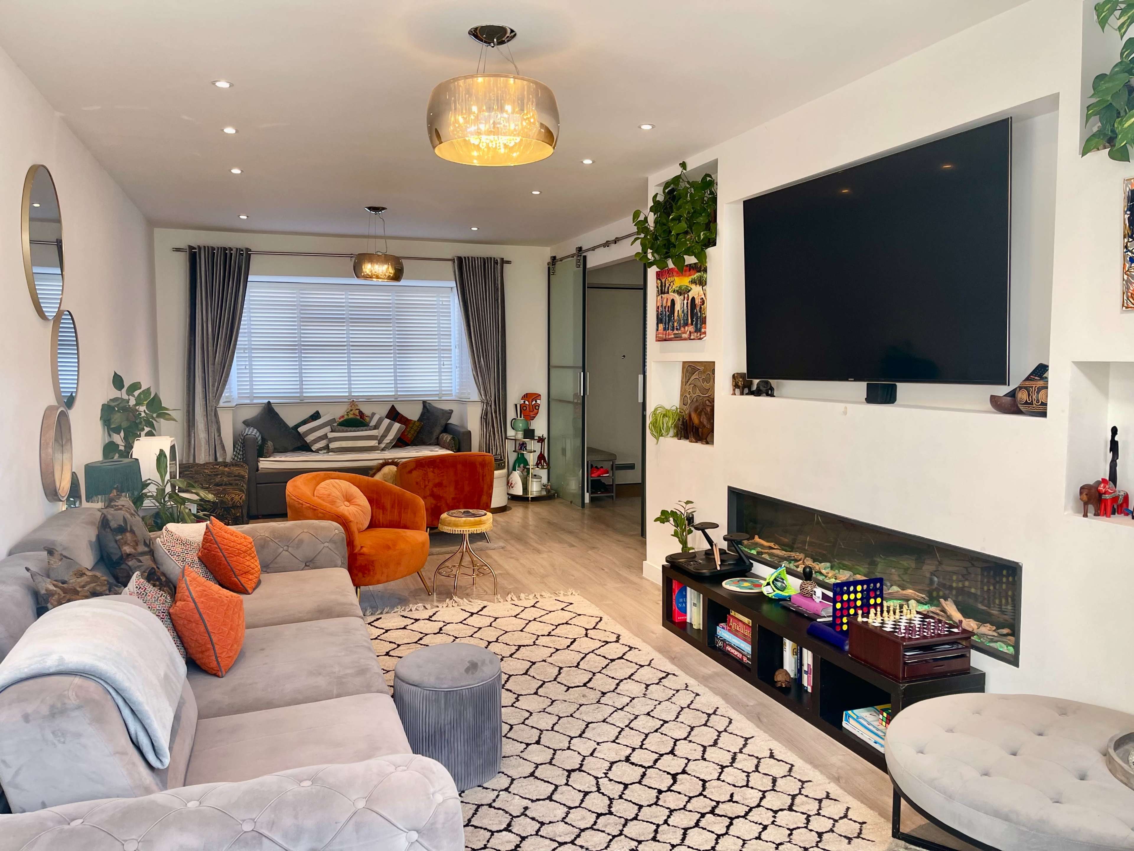 Modern & Warm Family Home with a Splash of Soul, Perfect for Shoots & Intimate Events. Image in Edgware, London