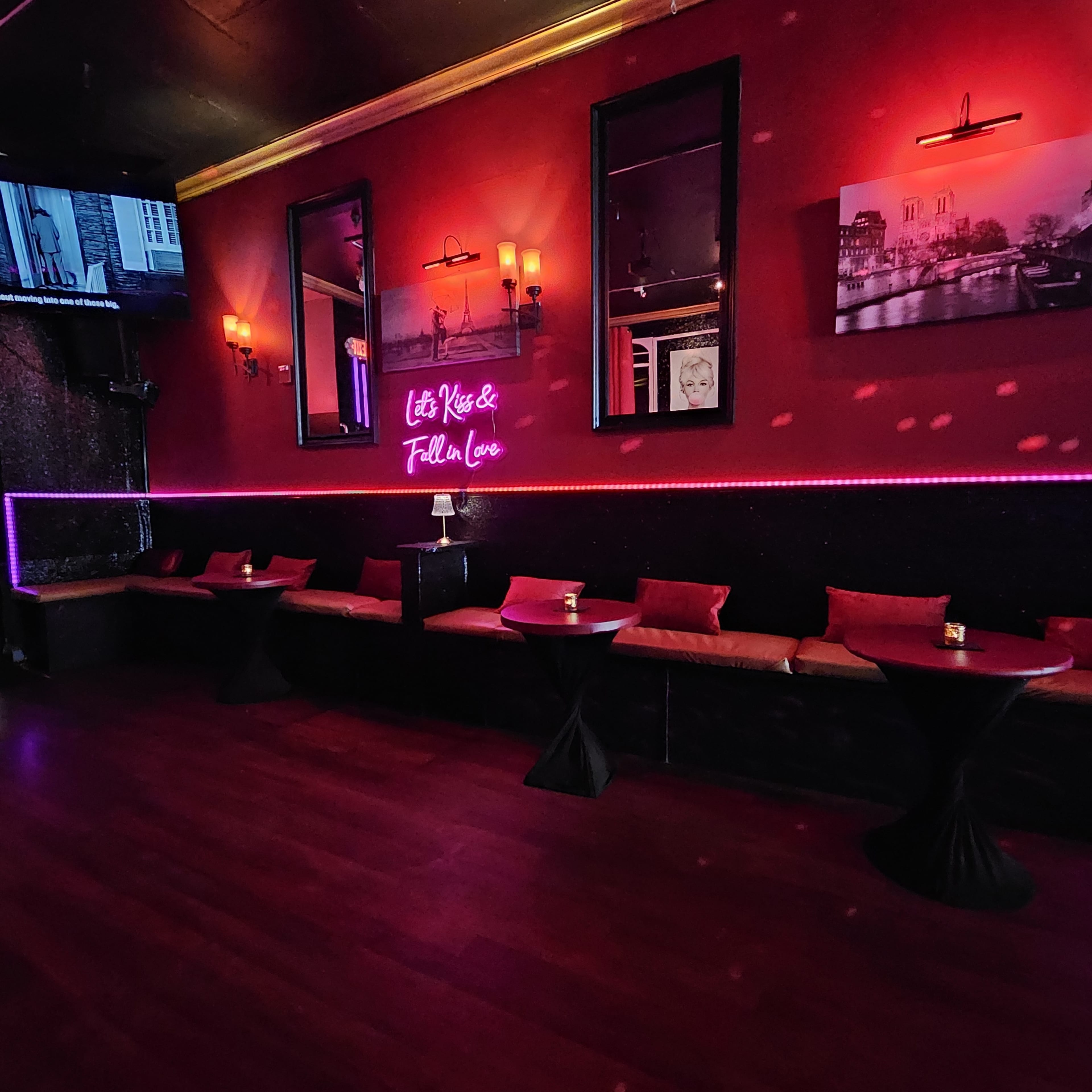 Full Buyout French Lounge / Cocktail club Image in Financial District, San Francisco, CA