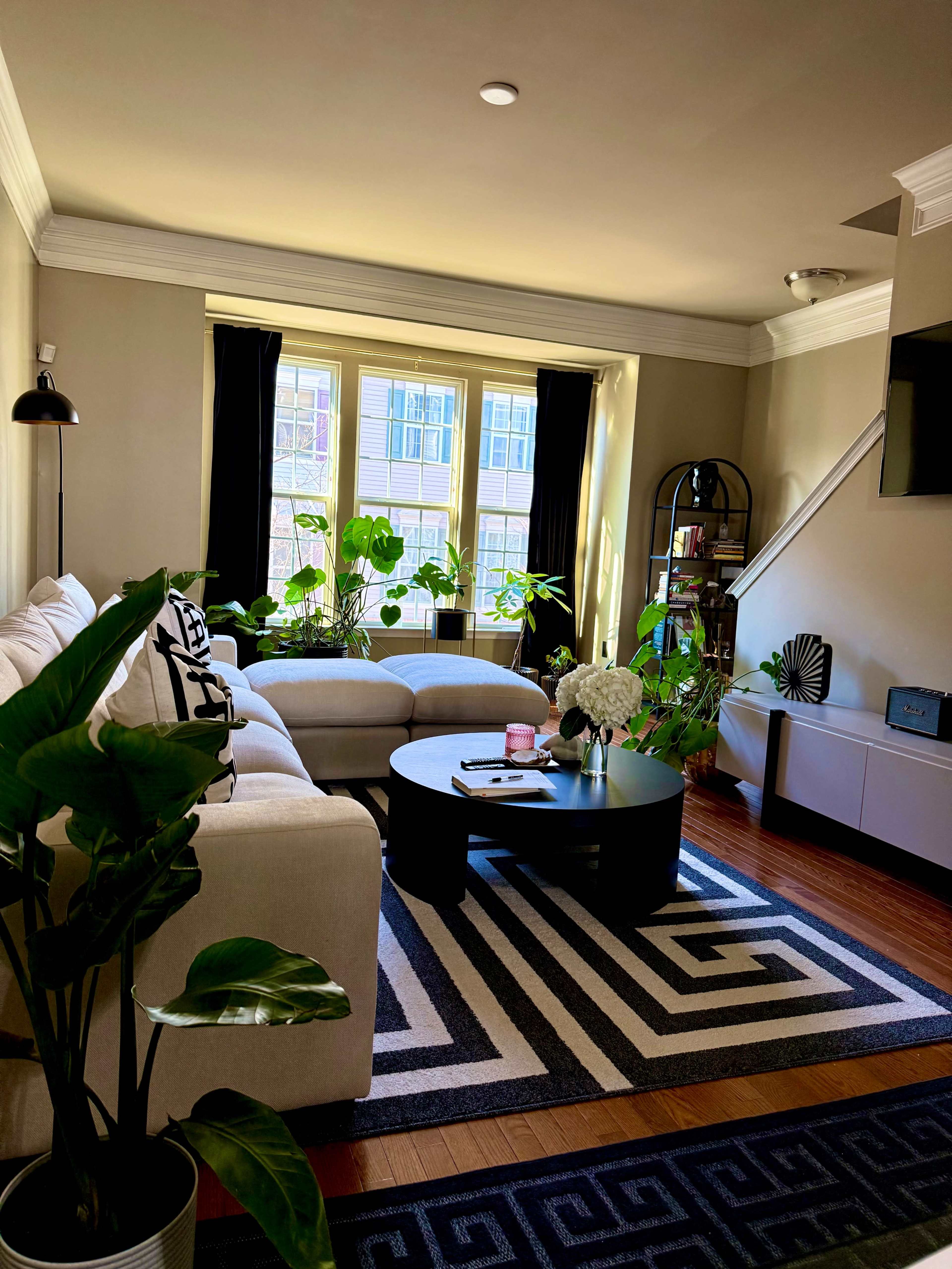 Luxury Townhome suitable for photography Image in Triangle, Triangle, VA