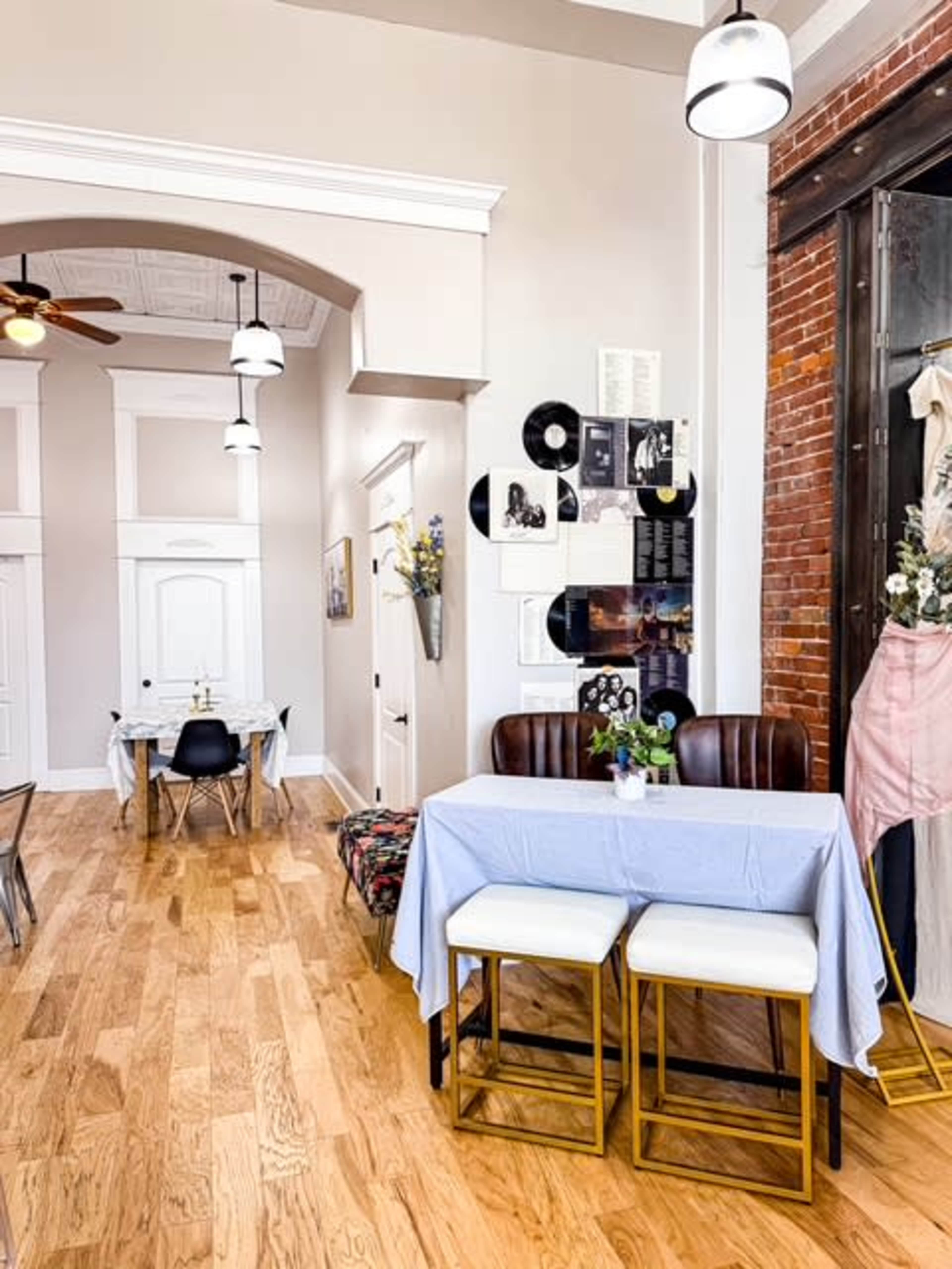 Bright, Pre Styled Content Space in Downtown Excelsior Springs Image in Fishing River Township, Excelsior Springs, MO