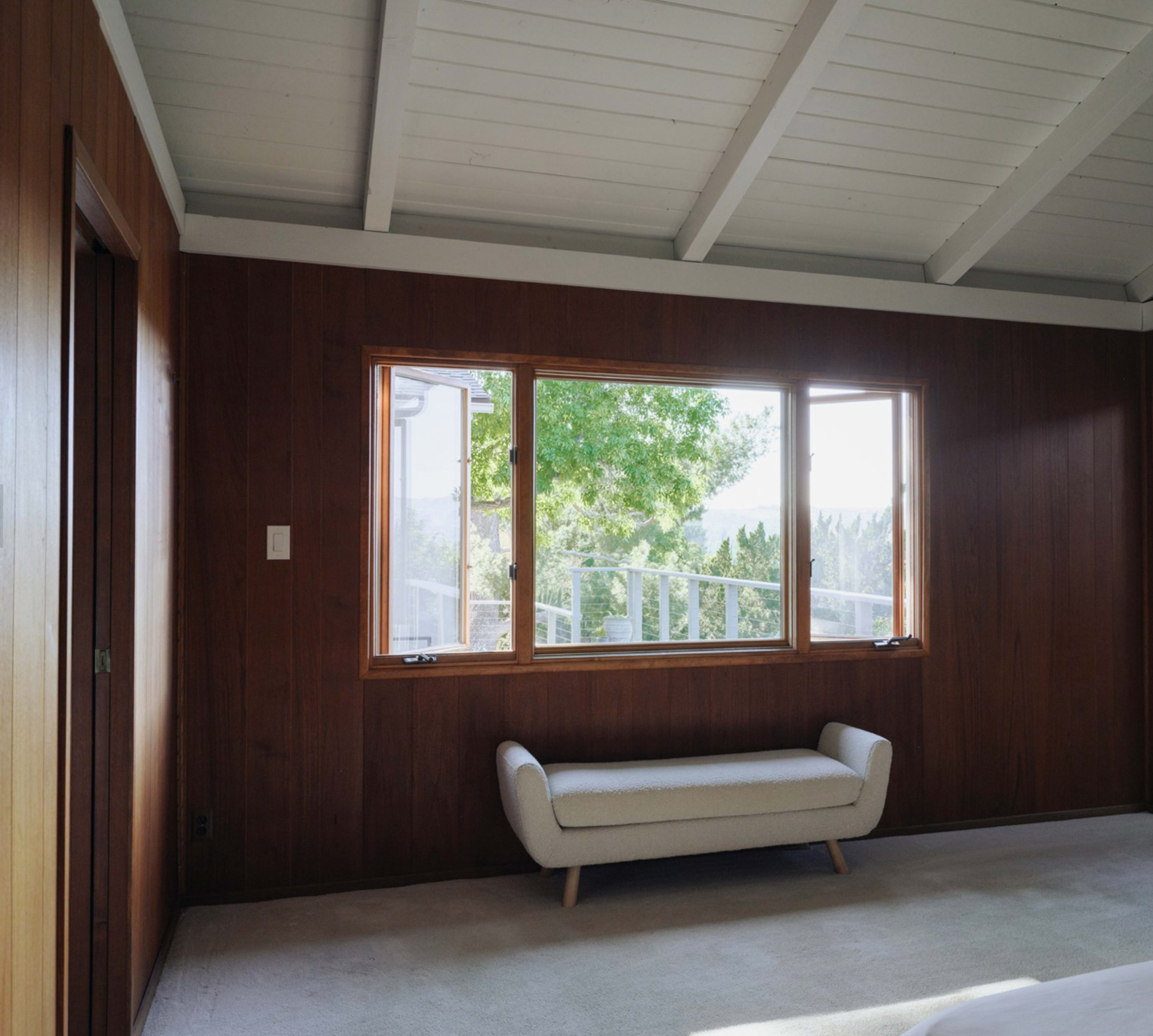 Secluded Mid-Century Modern Retreat with Panoramic Valley Views Image in Woodland Hills, Woodland Hills, CA