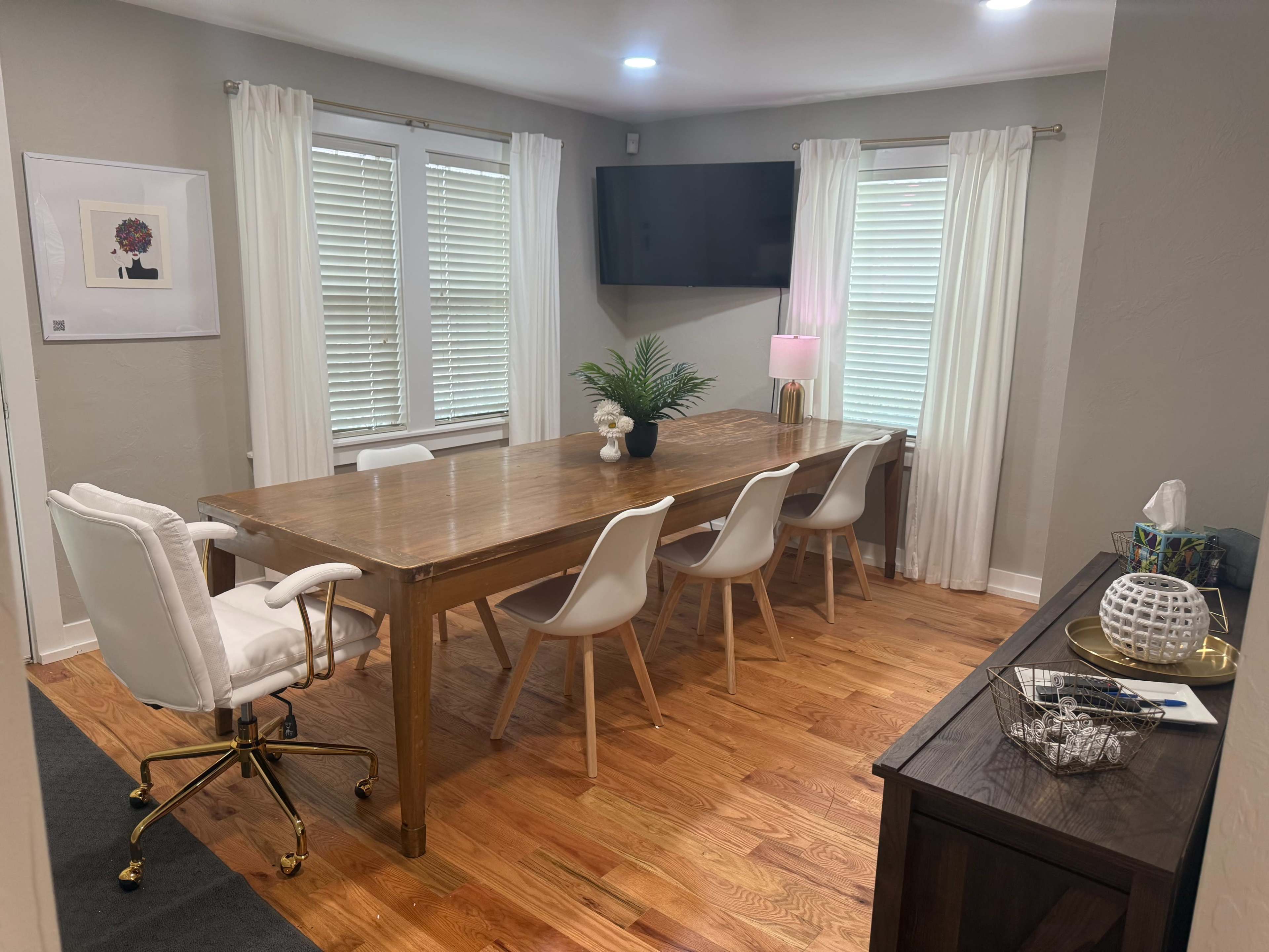 Boutique, Library-Style Meeting & Training Space Image in Edmond, Edmond, OK