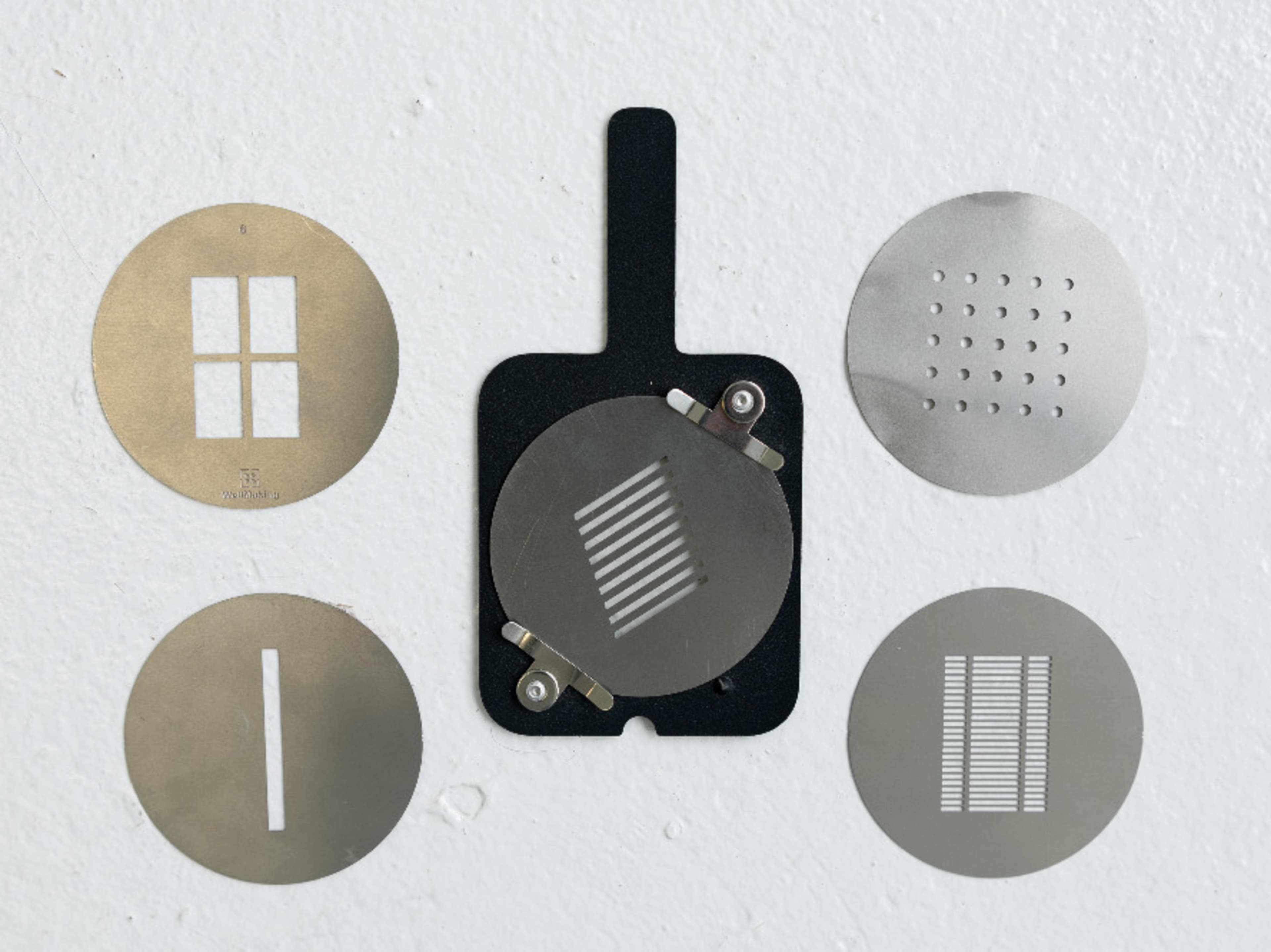 Includes 5 Creative Plates with Spotlight Attachme