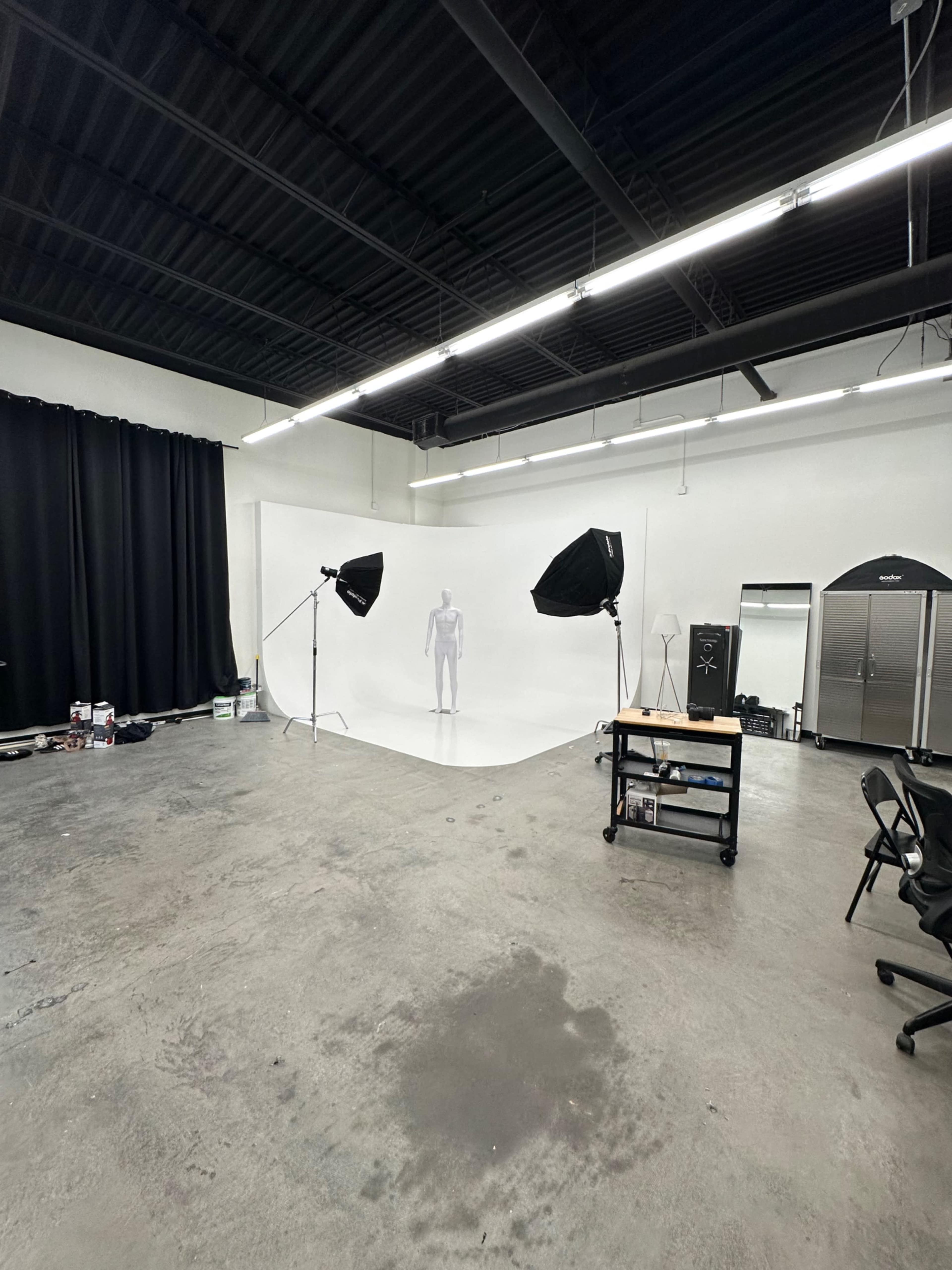 Industrial studio space Image in Hopkins, Hopkins, MN