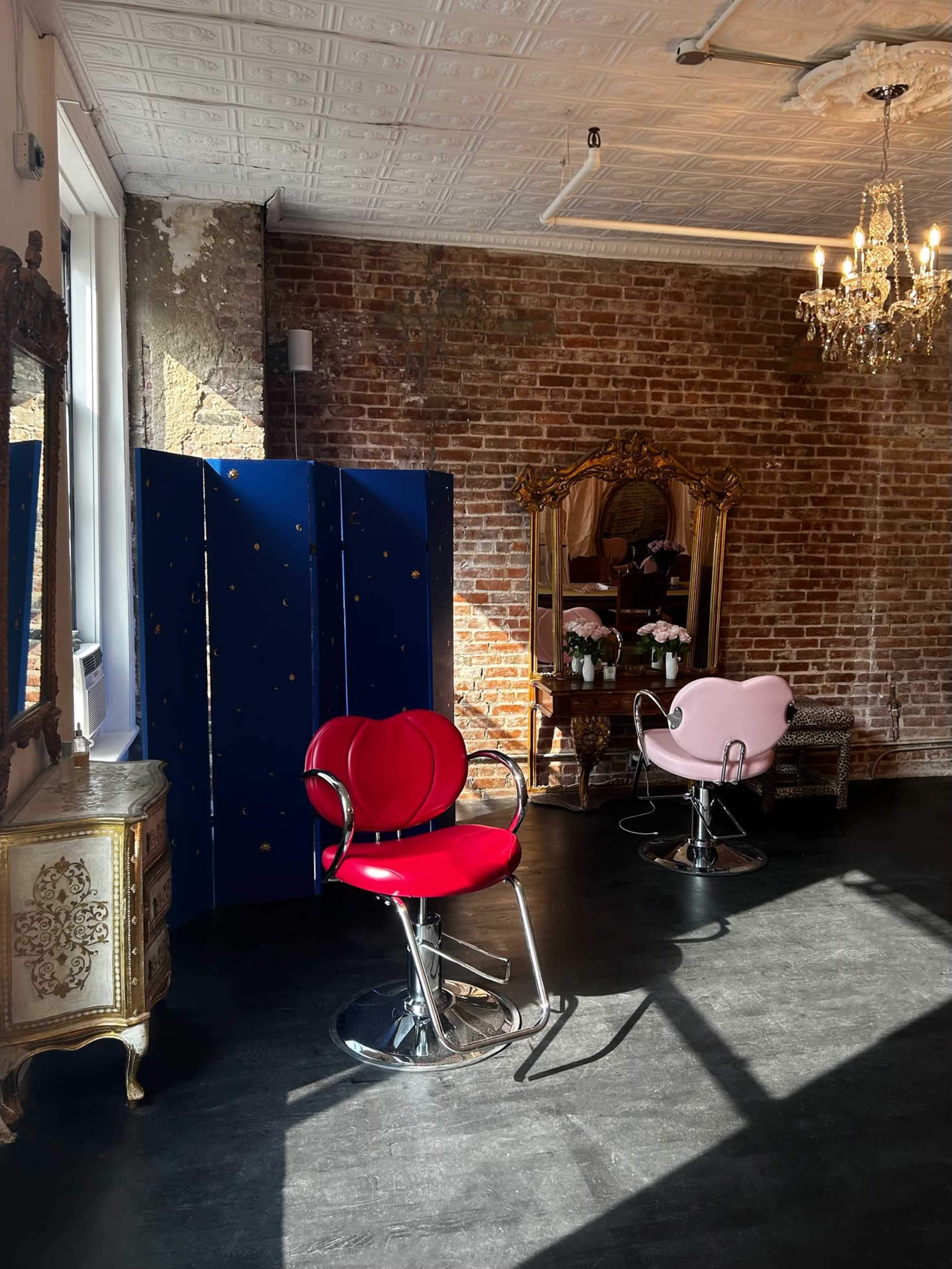 Spacious and airy, classic downtown with elegant and funky decor. Image in Lower Manhattan, New York, NY