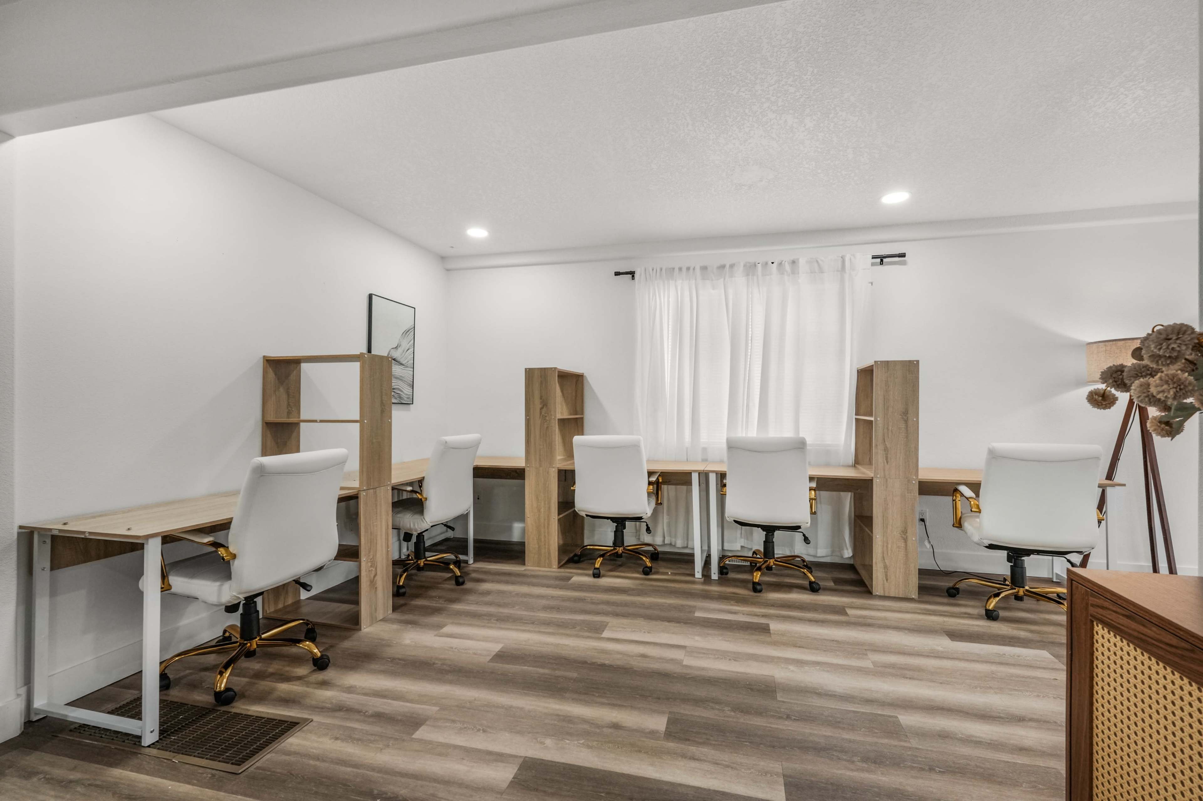 Milwaukie Coworking Space | Private Offices, Podcast Studio & Free Parking Image in Hector Campbell, Milwaukie, OR