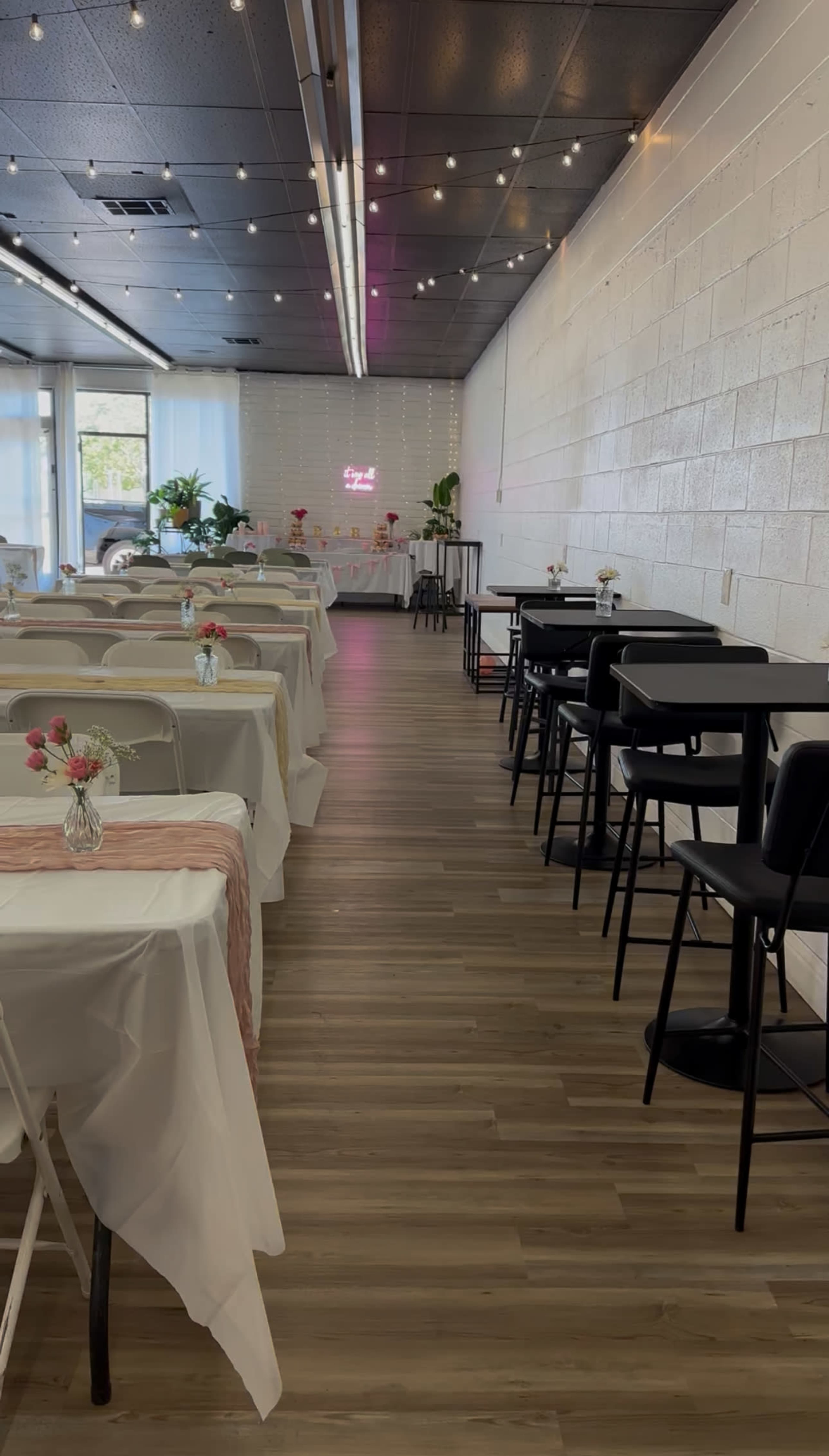 Modern Indoor-Outdoor Café Lounge in Sacramento – Perfect for Events & Pop-Ups Image in Woodbine, Sacramento, CA