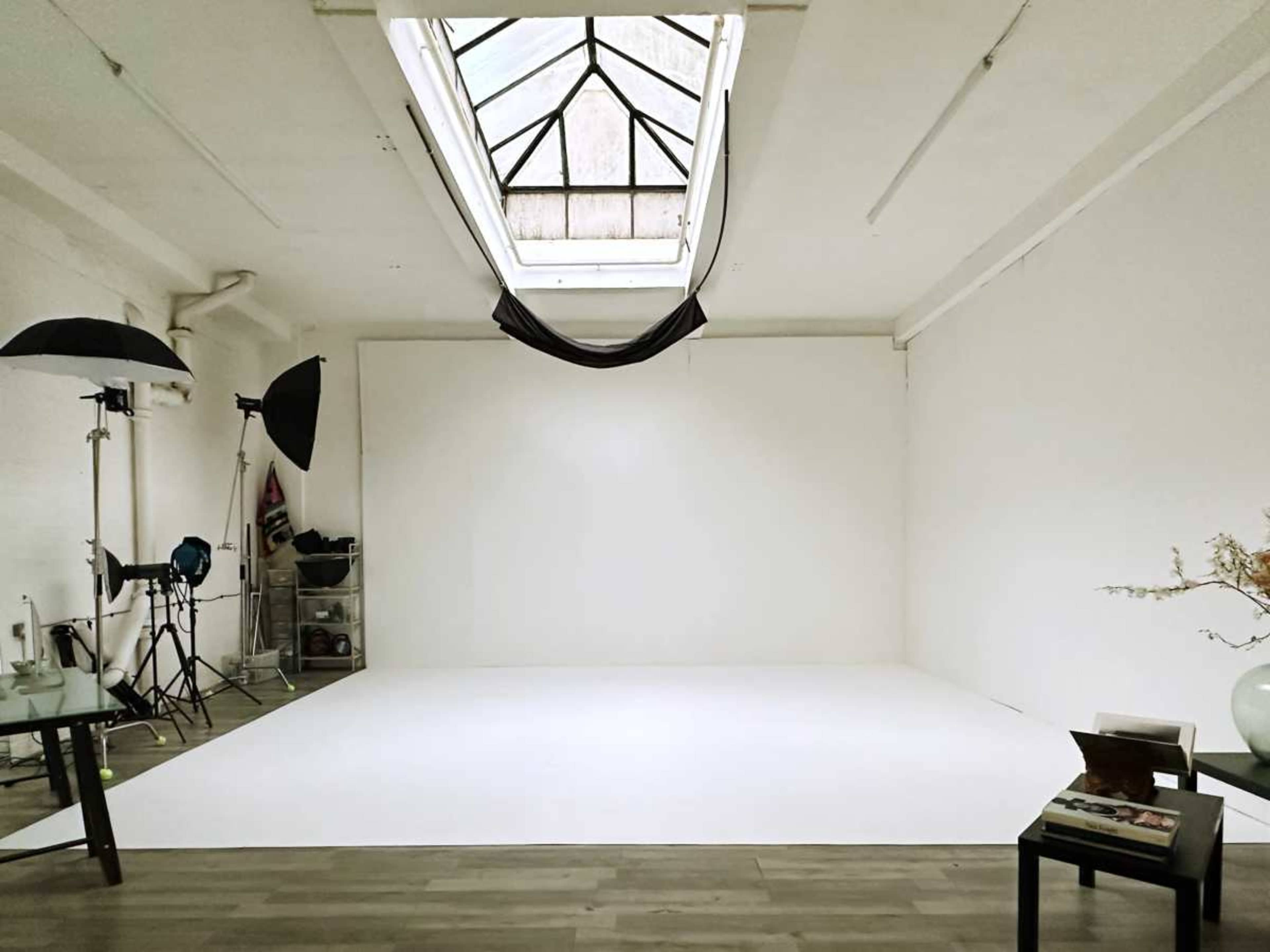 Spacious Natural Light Loft Style Photo Studio Image in Stratford, London, ENG