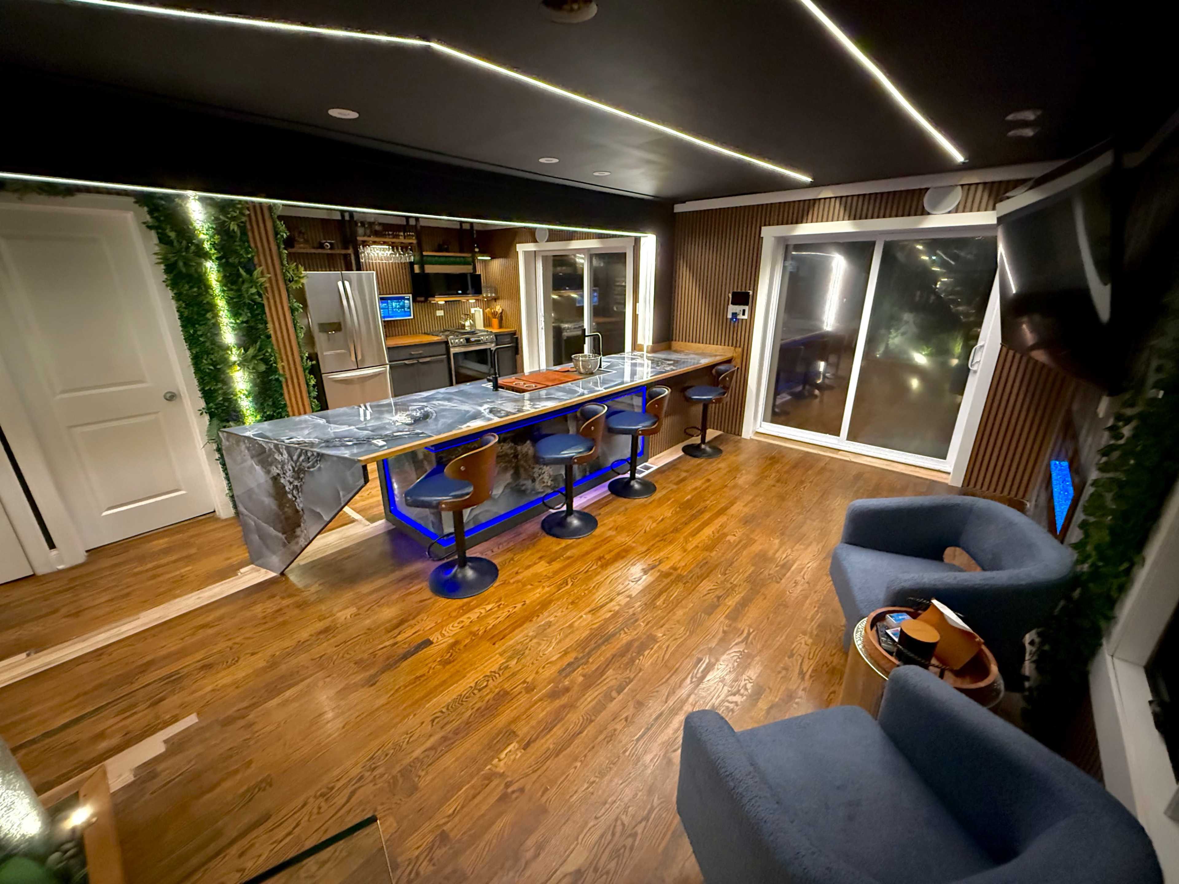 Designer Chicago Cape Cod with Cinematic Luxury Touches & Earth Tones Hues Image in Calumet Heights, Chicago, IL