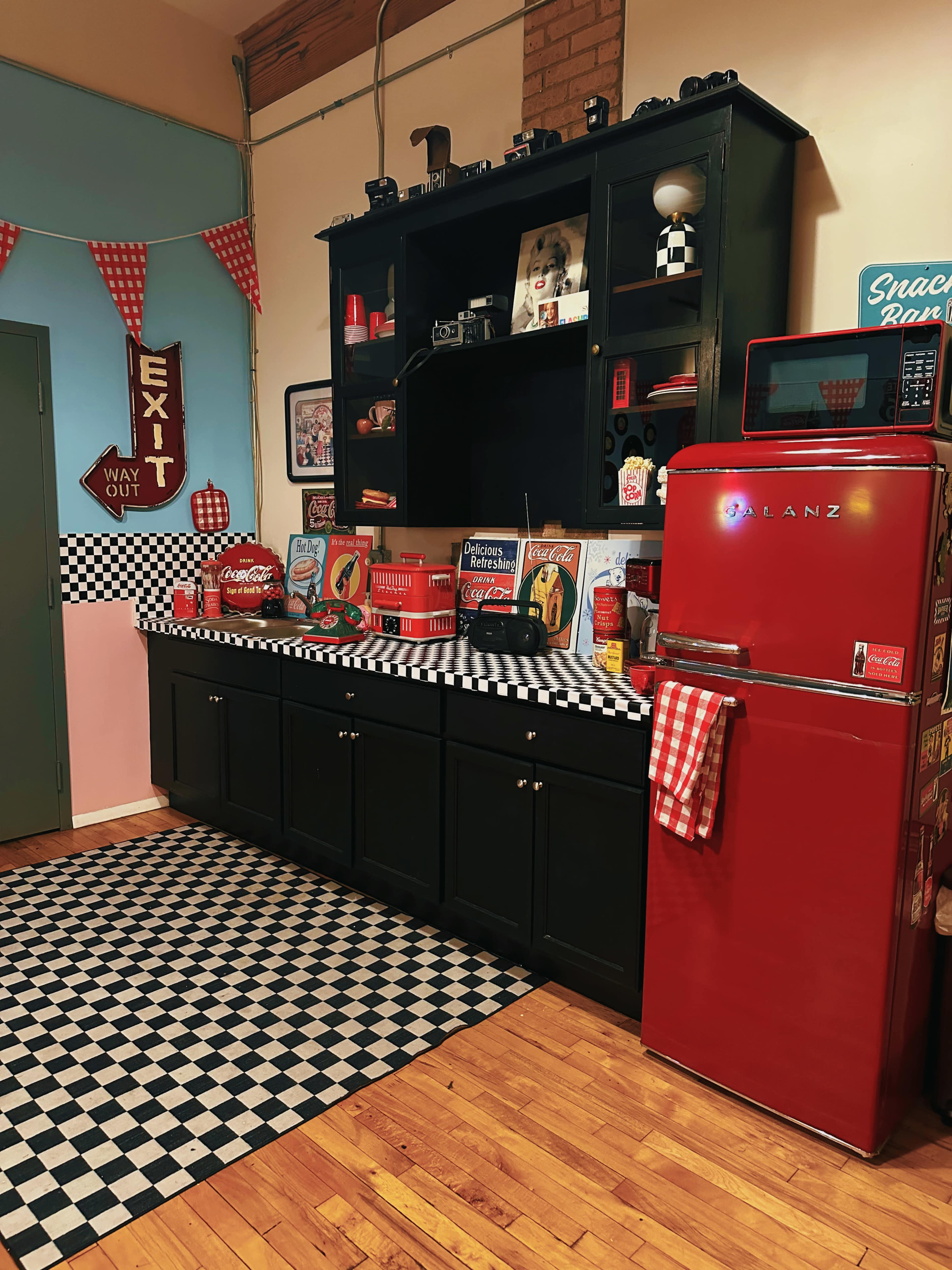 MULTI-SET CREATIVE STUDIO Image in Lake View, Chicago, IL