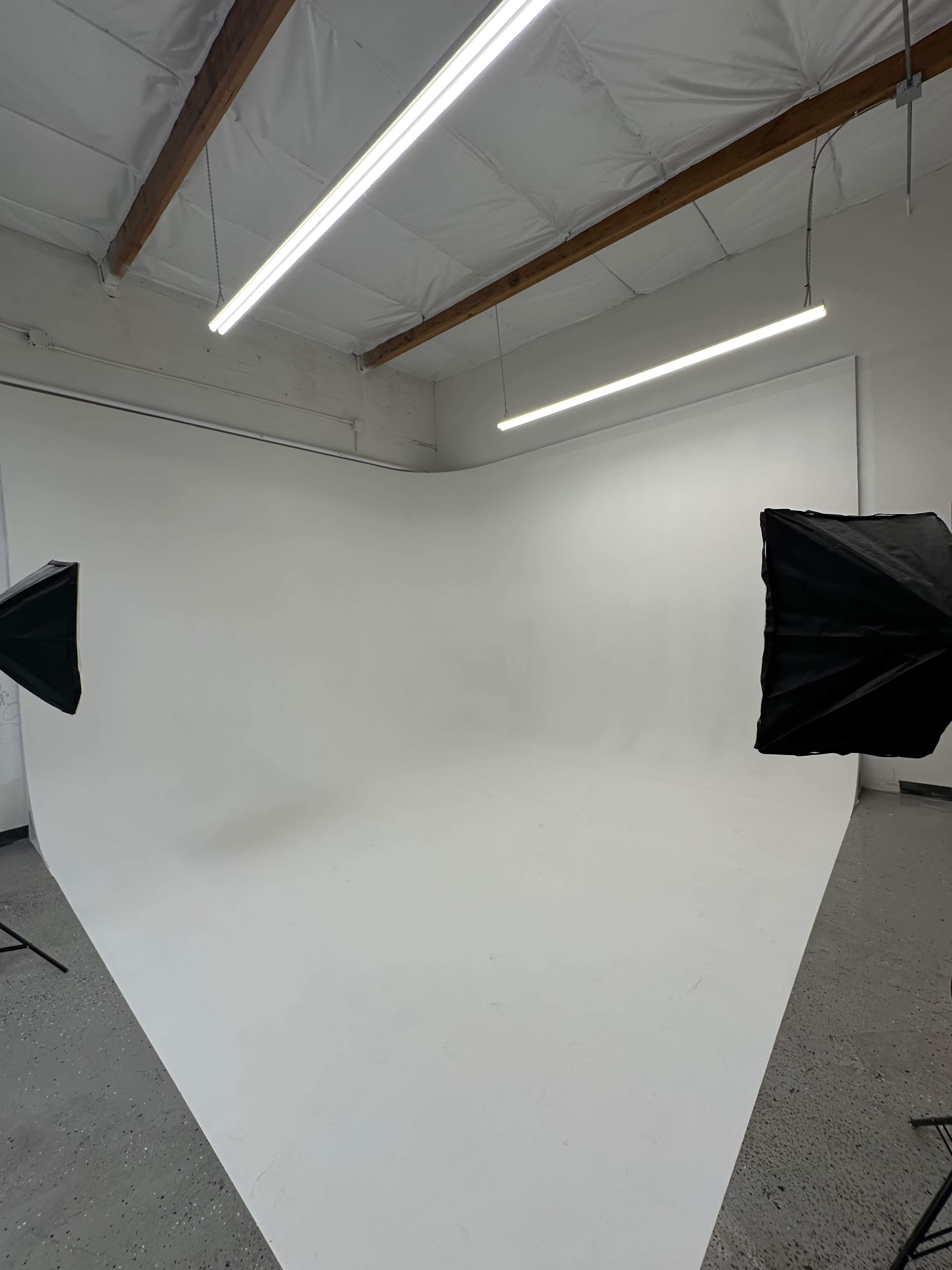 Central Phoenix Production Studio with Cyc Wall Image in North Mountain Village, Phoenix, AZ