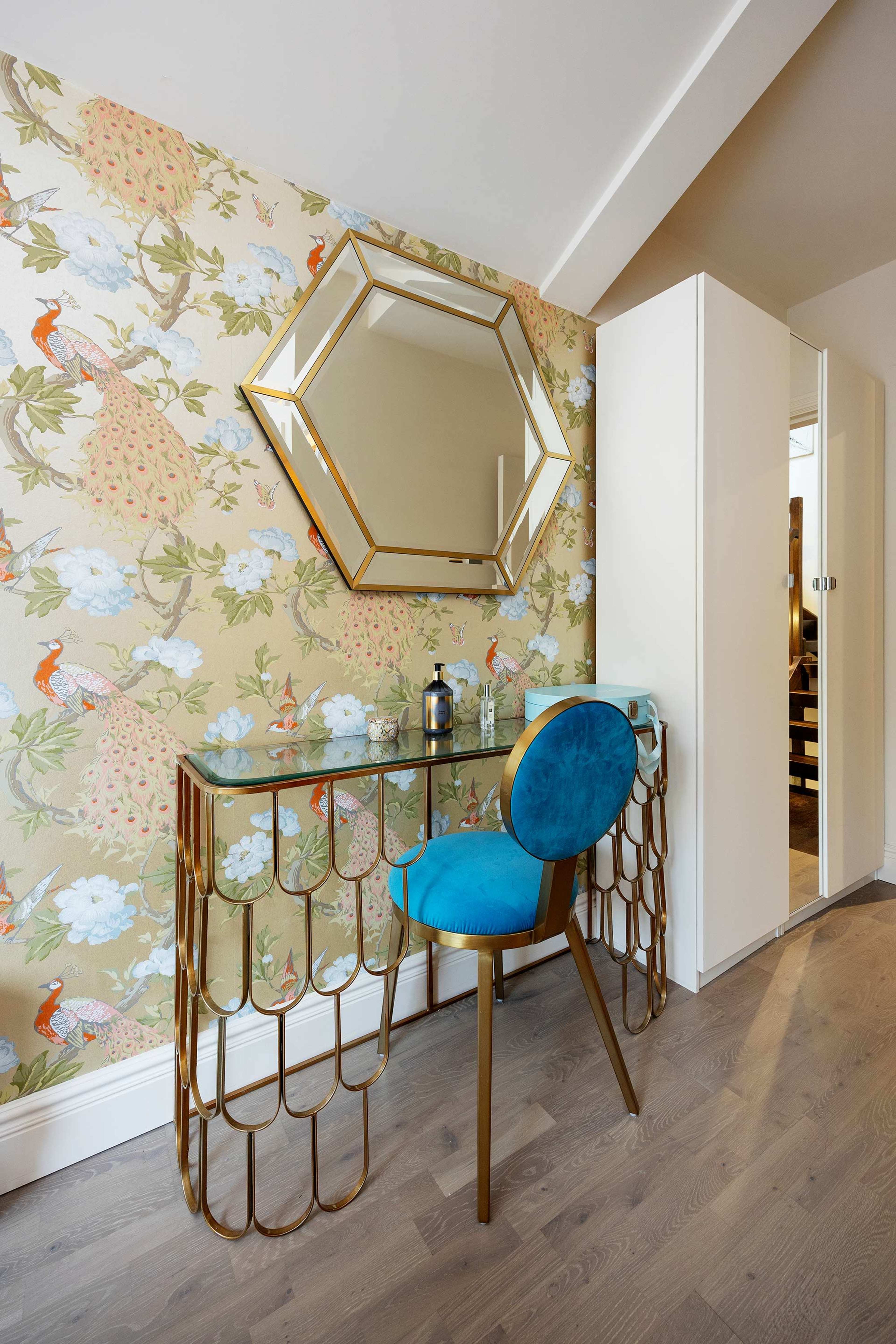 Riverside Modernist – Calm, Characterful Space with Architectural Detail Image in Hammersmith, LONDON, ENG