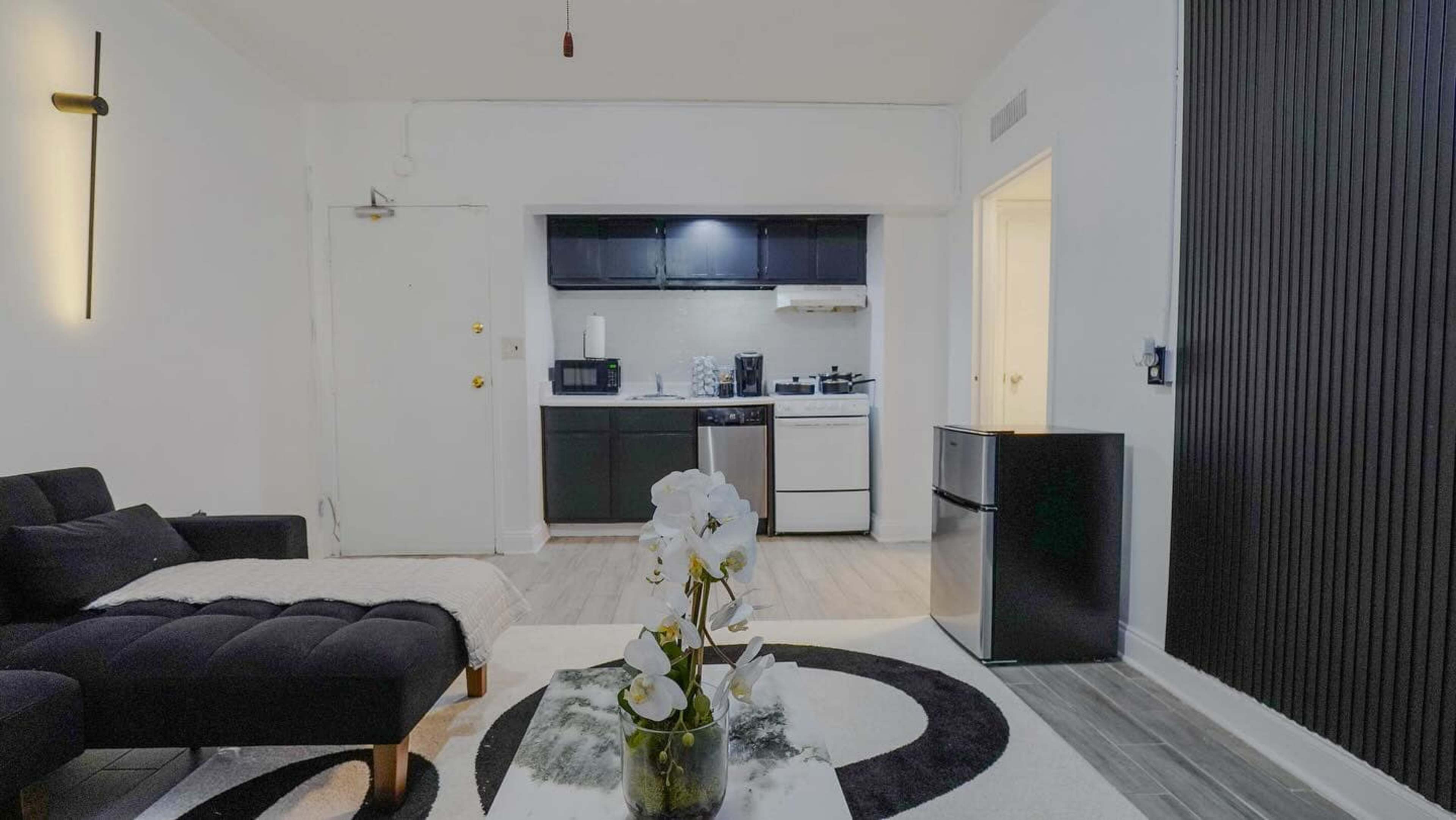 Luxury Skyrise Condo | Downtown Jax Image in Urban Core, Jacksonville, FL