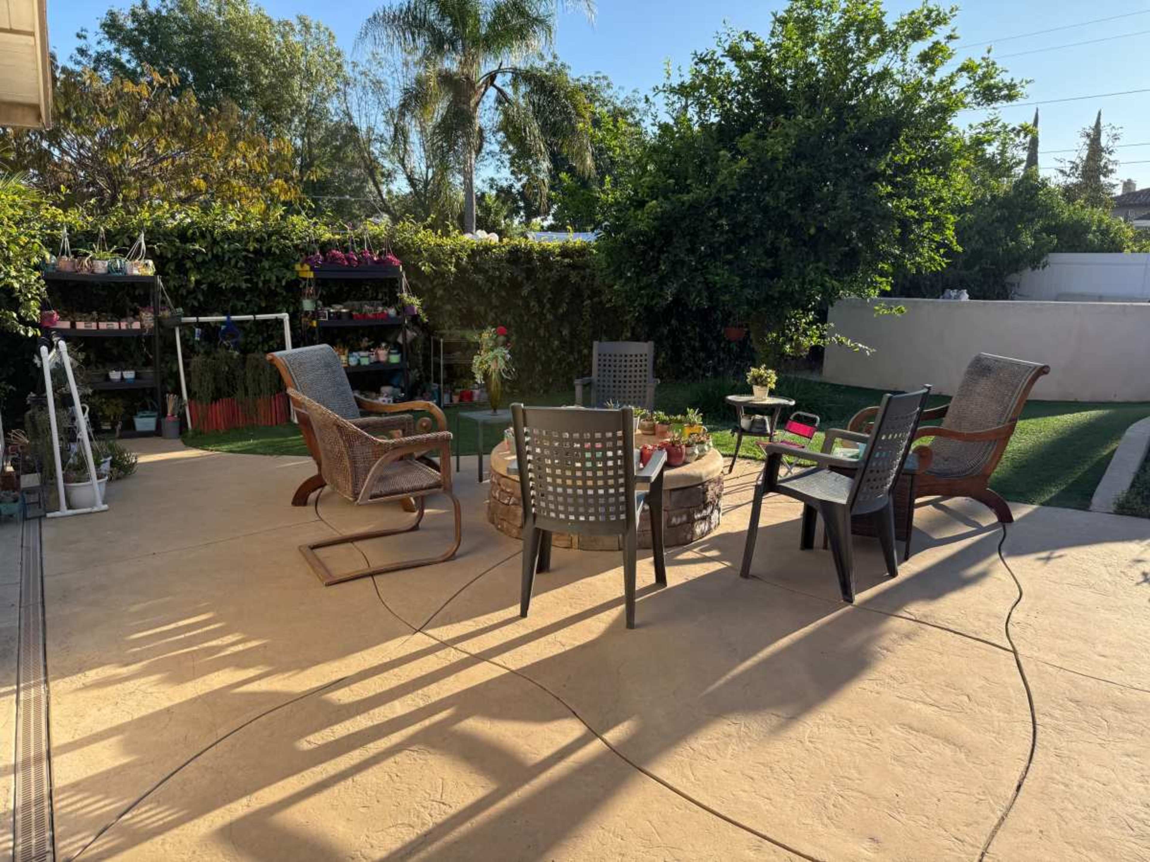 🌴 Spacious Backyard Oasis with Pool, Basketball CourtCourt & Outdoor ...