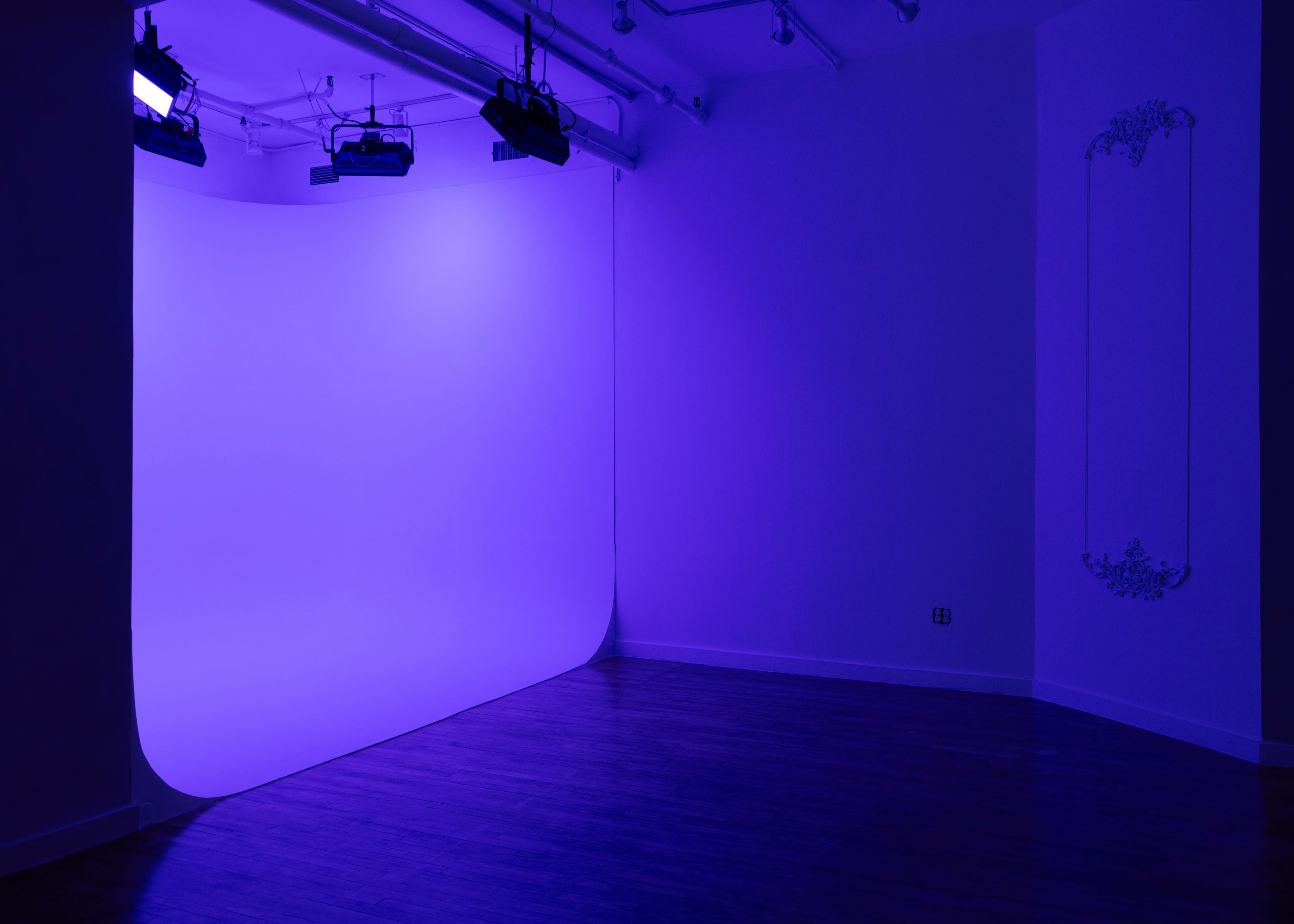 Creative Loft with Pre-lit Dual Cyclorama + Free Profoto and Aperture Gear Image in Greenpoint, Brooklyn, NY