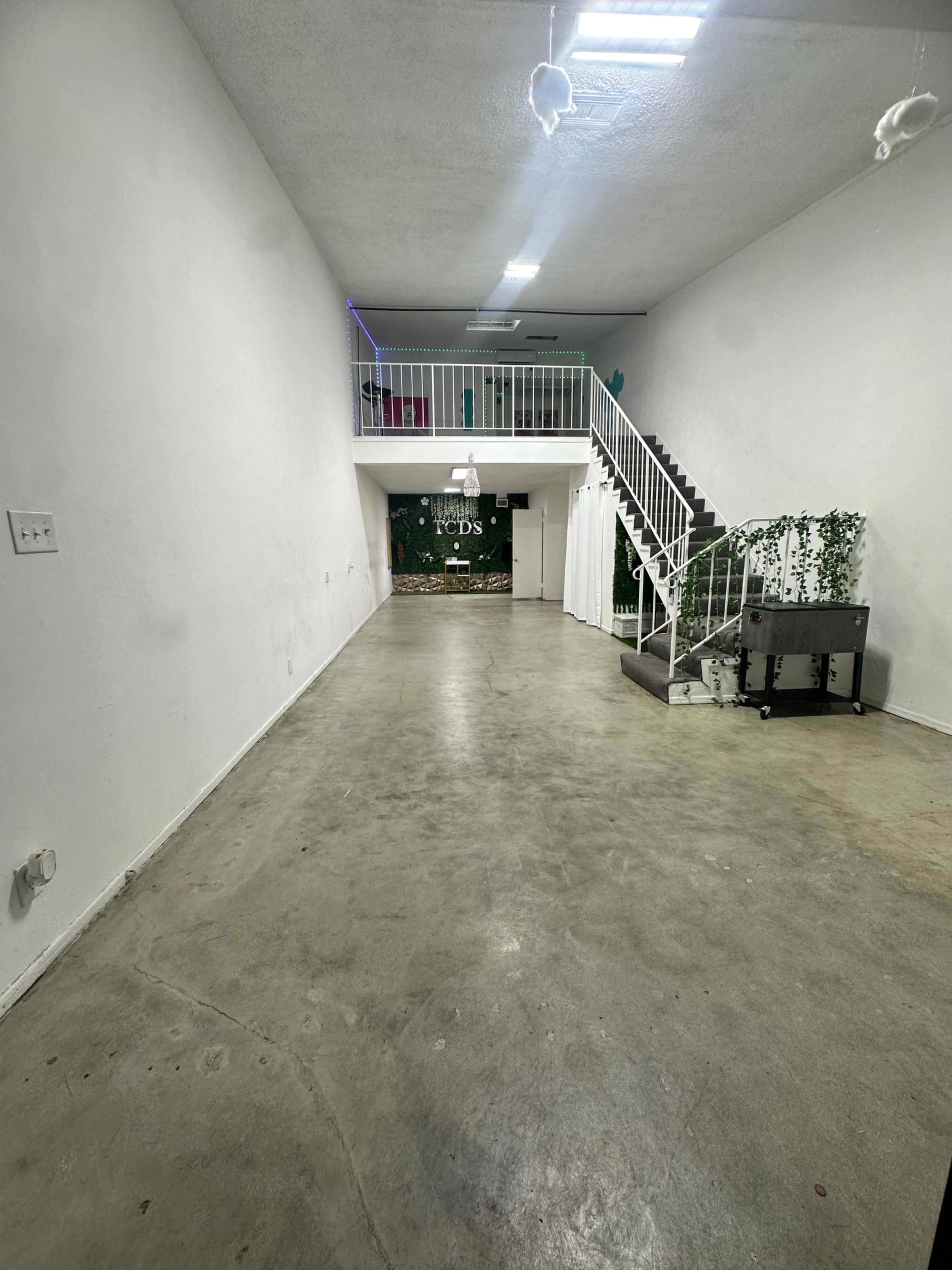 Creative Diamond Studio Image in Baldwin Hills/Crenshaw, Los Angeles, CA