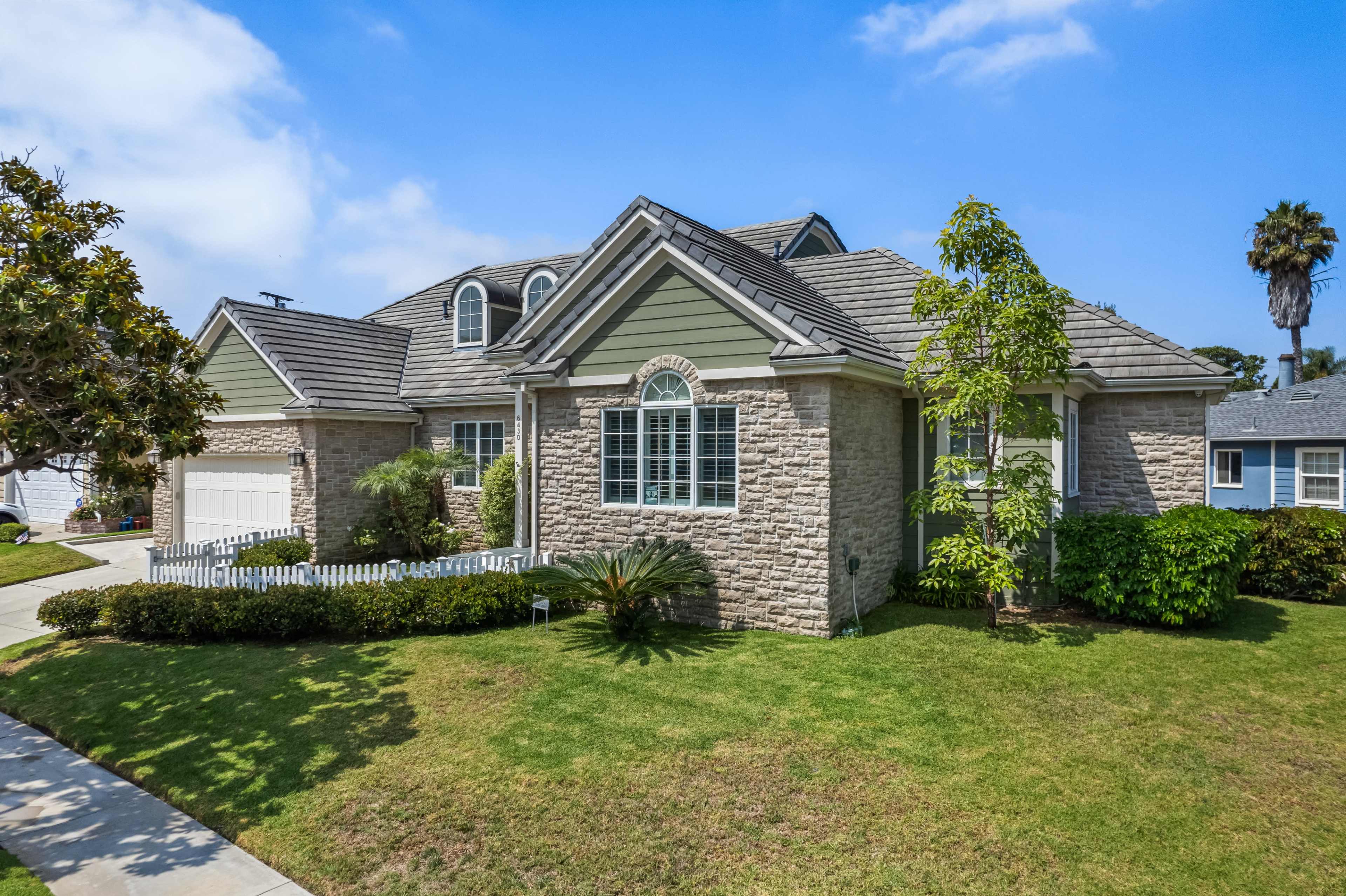 Spacious, Modern Smart Home with Expansive Chef’s Kitchen & Pool in Westchester Ideal for Content Production Image in Westchester, Los Angeles, CA