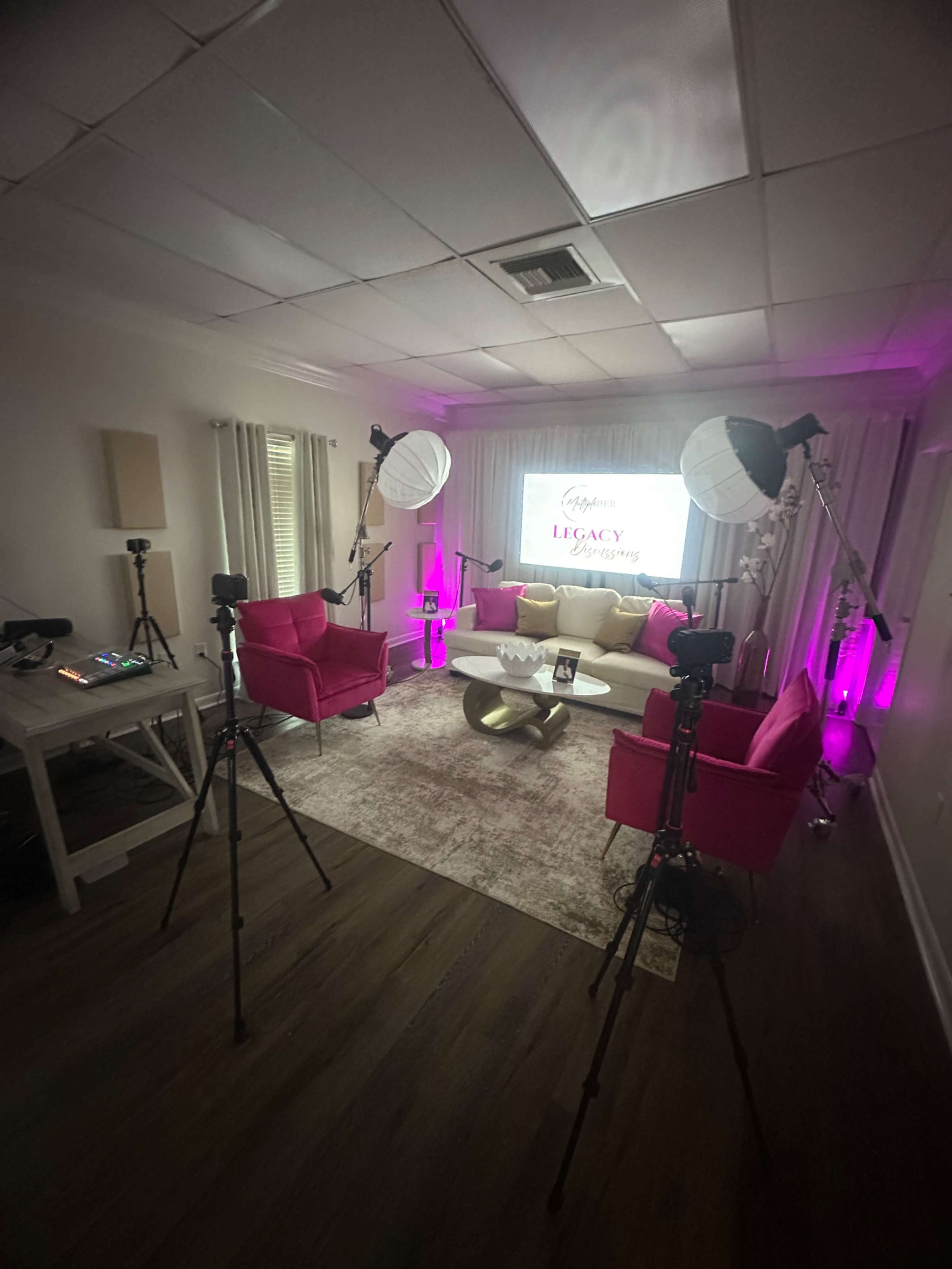 Turn Key podcast studio for creators and entrepreneurs Image in Lobdell/Woodale, Baton Rouge, LA