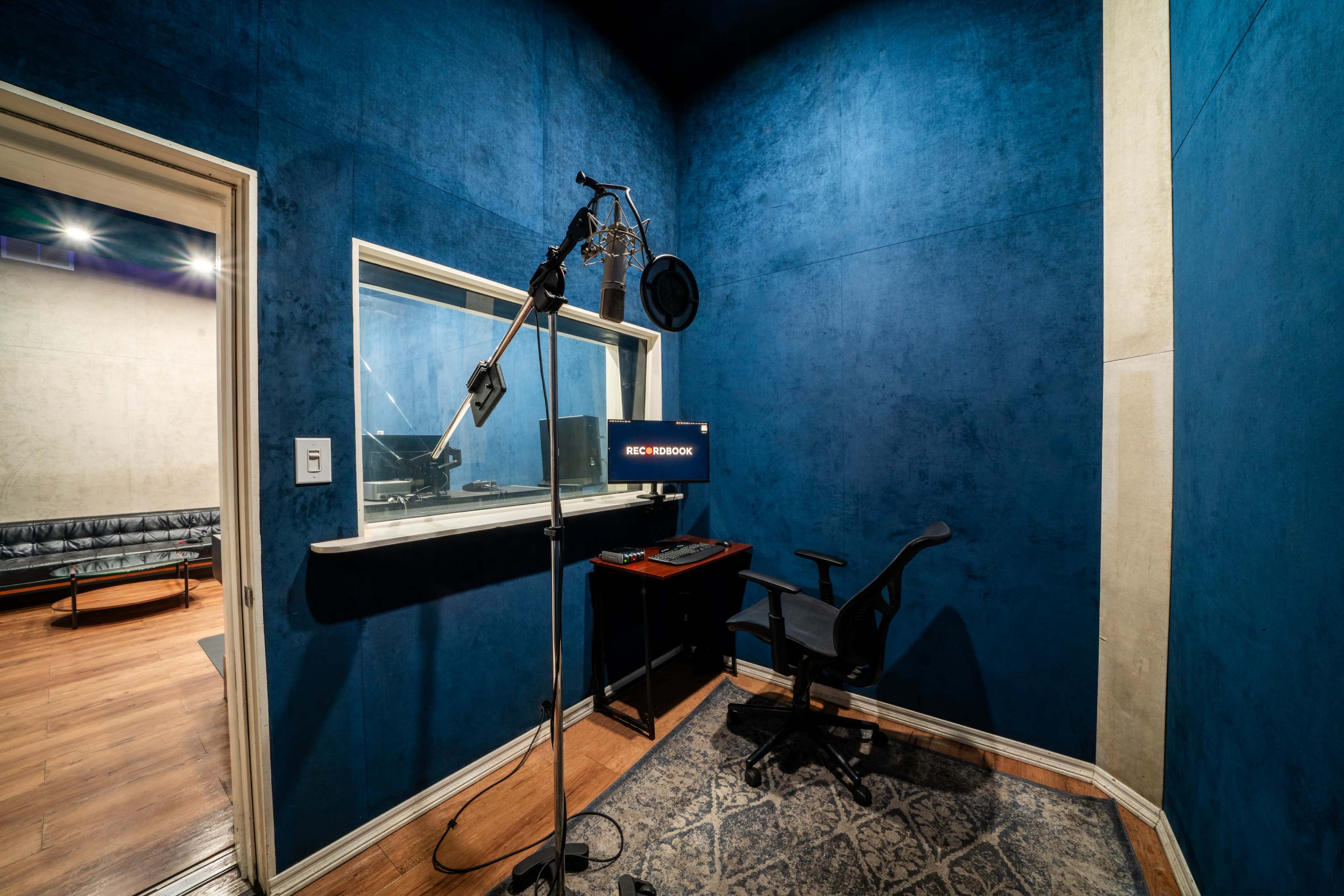 Cozy Recording Studio Image in Sun Valley, North Hollywood, CA