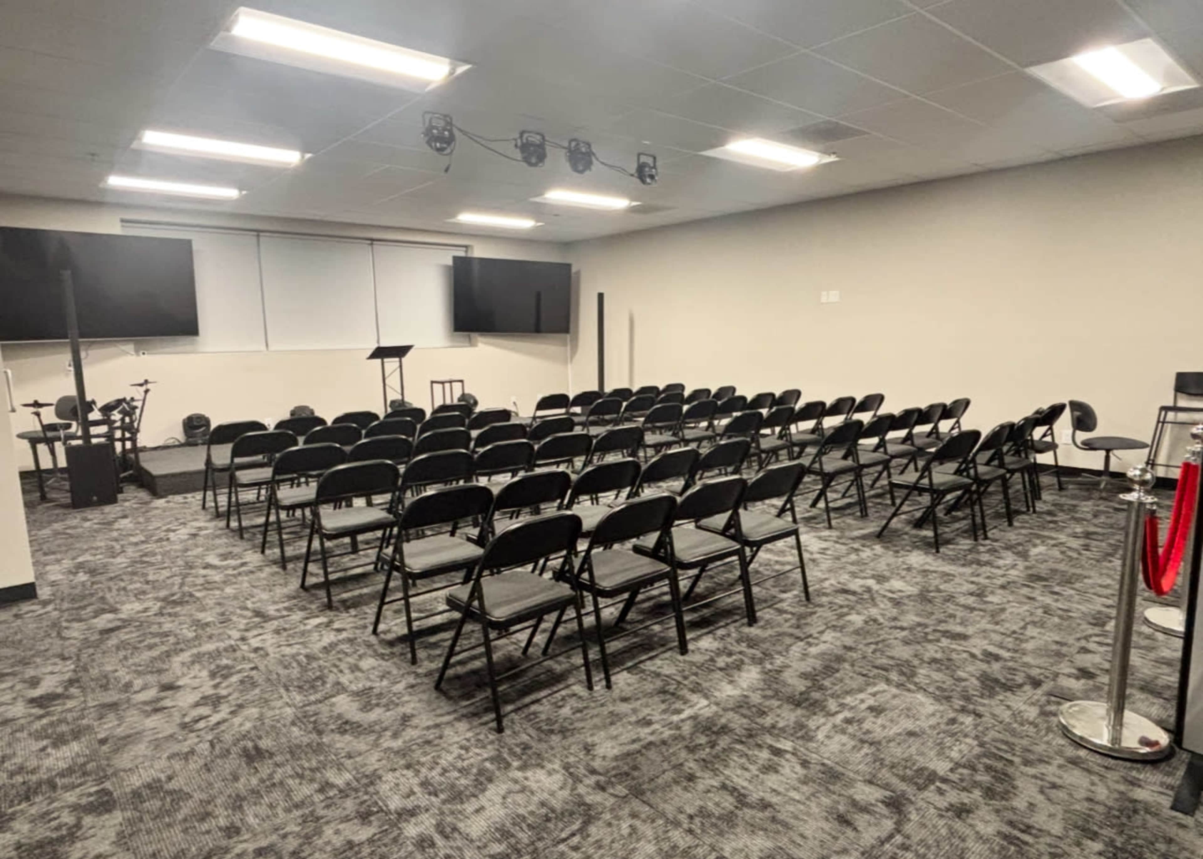 Professional Meeting & Seminar Space Image in Cerritos, Cerritos, CA