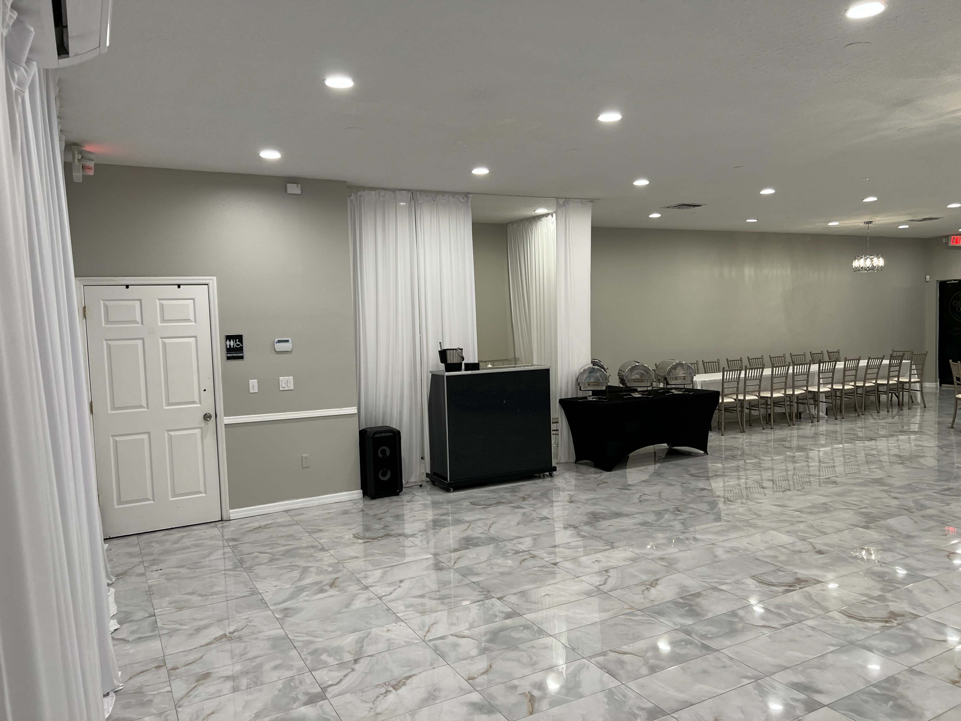Bright and Spacious Modern Studio Image in Buena Ventura Lakes, Kissimmee, FL