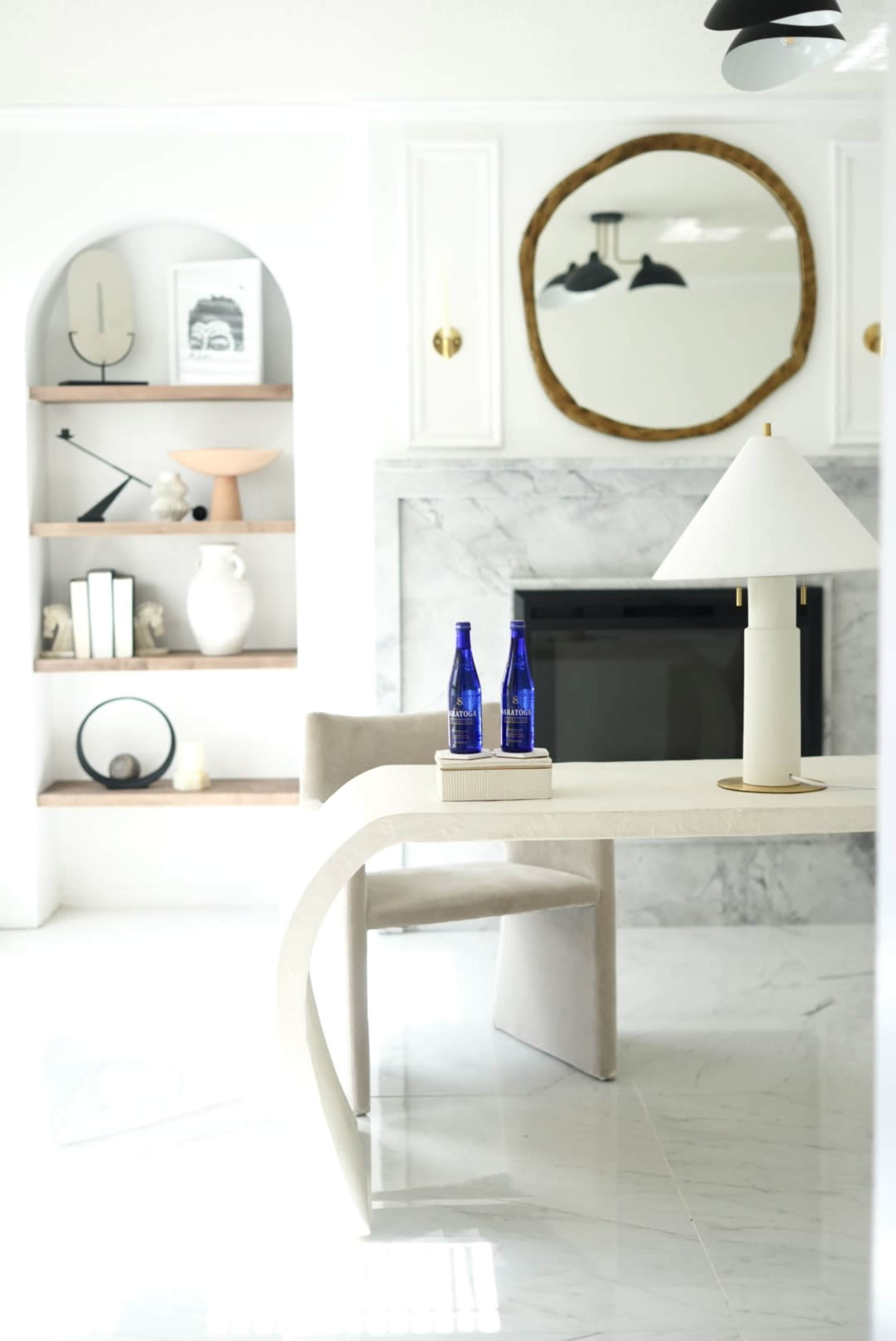 Modern and Bright Frame - Cincinnati Suburbs Image in Fairfield, Fairfield, OH