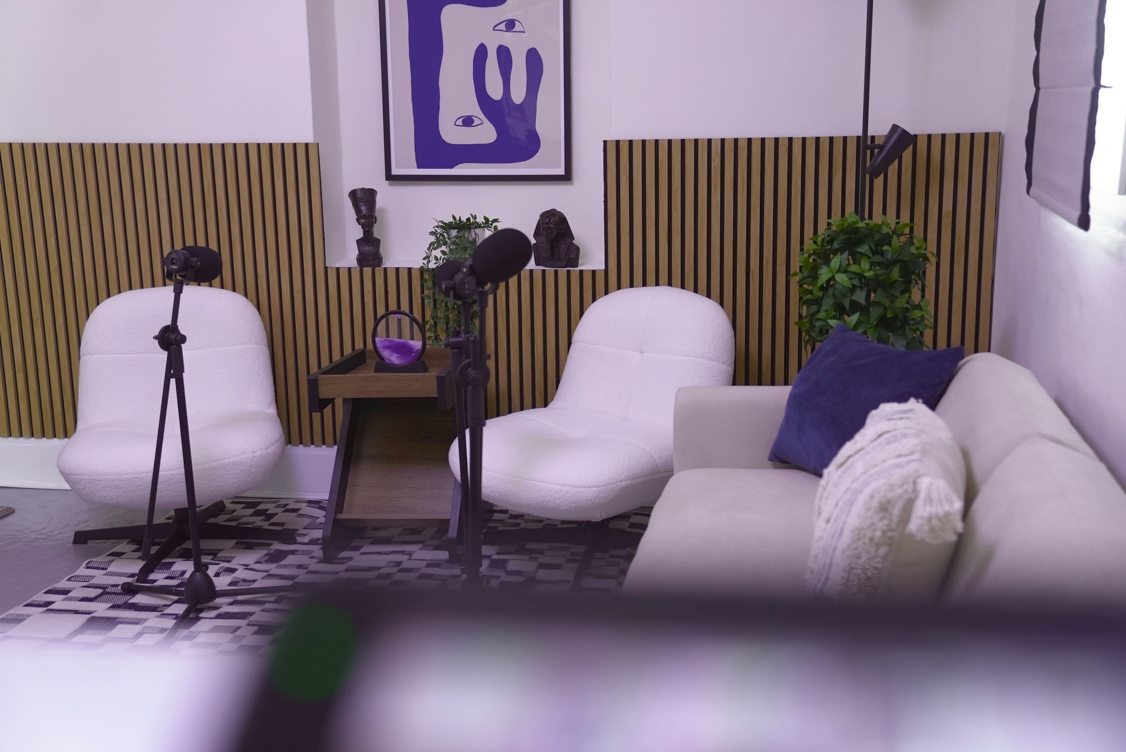 "Modern Podcast Barking" Image in Bromley, London, ENG